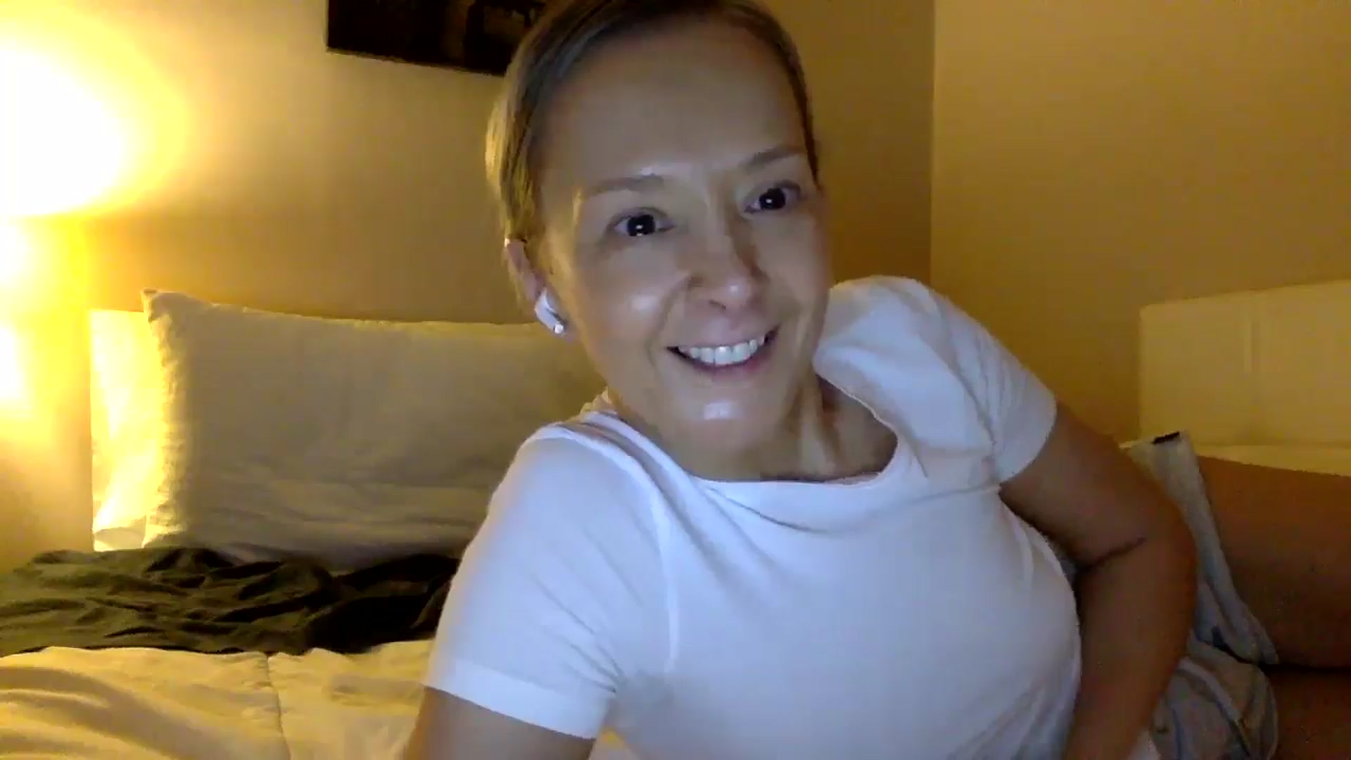 Gallery image thumbnail from Aimee_Angel's myfreecams stream on, 06/29/2025, 19:12 image 15 of 20