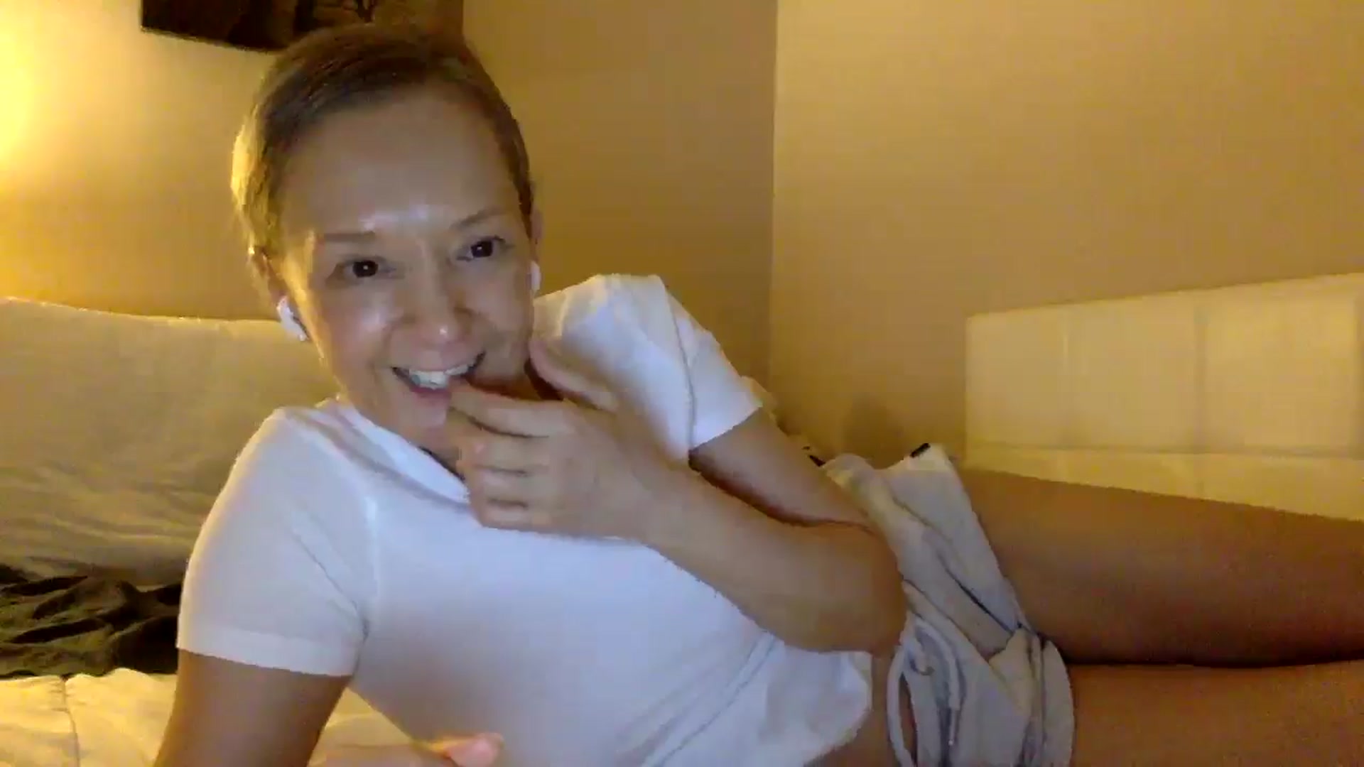 Gallery image thumbnail from Aimee_Angel's myfreecams stream on, 06/29/2025, 19:12 image 20 of 20