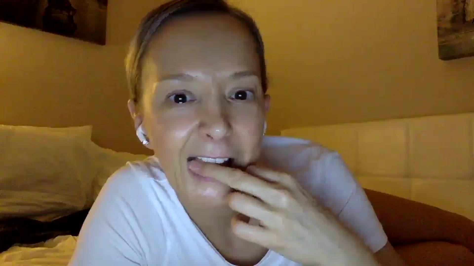 Gallery image thumbnail from Aimee_Angel's myfreecams stream on, 06/29/2025, 19:12 image 4 of 20