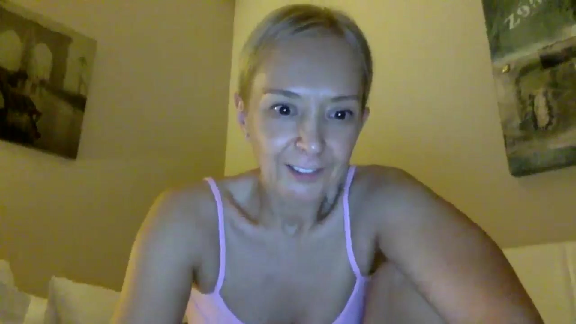 Gallery image thumbnail from Aimee_Angel's myfreecams stream on, 07/03/2025, 21:28 image 2 of 20