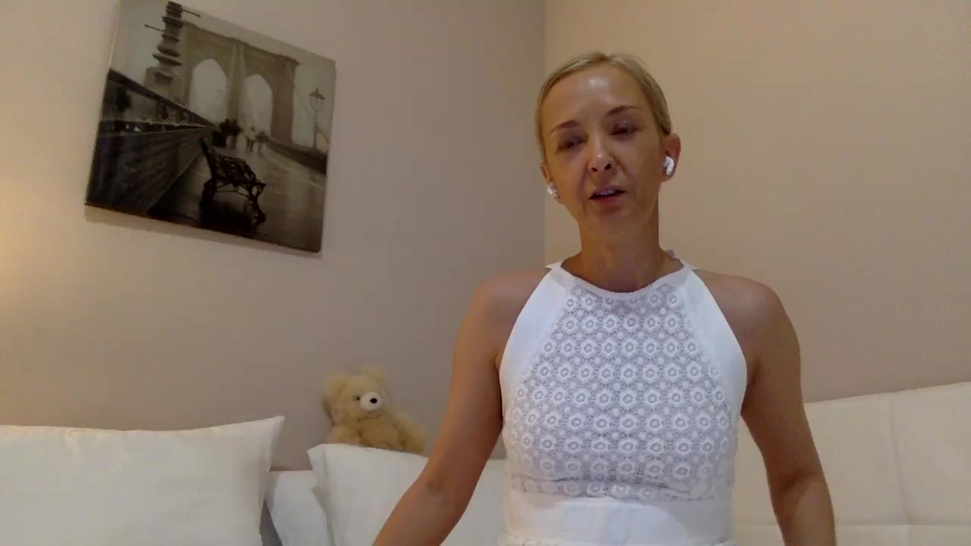 Gallery image thumbnail from Aimee_Angel's myfreecams stream on, 07/07/2025, 16:45 image 18 of 20