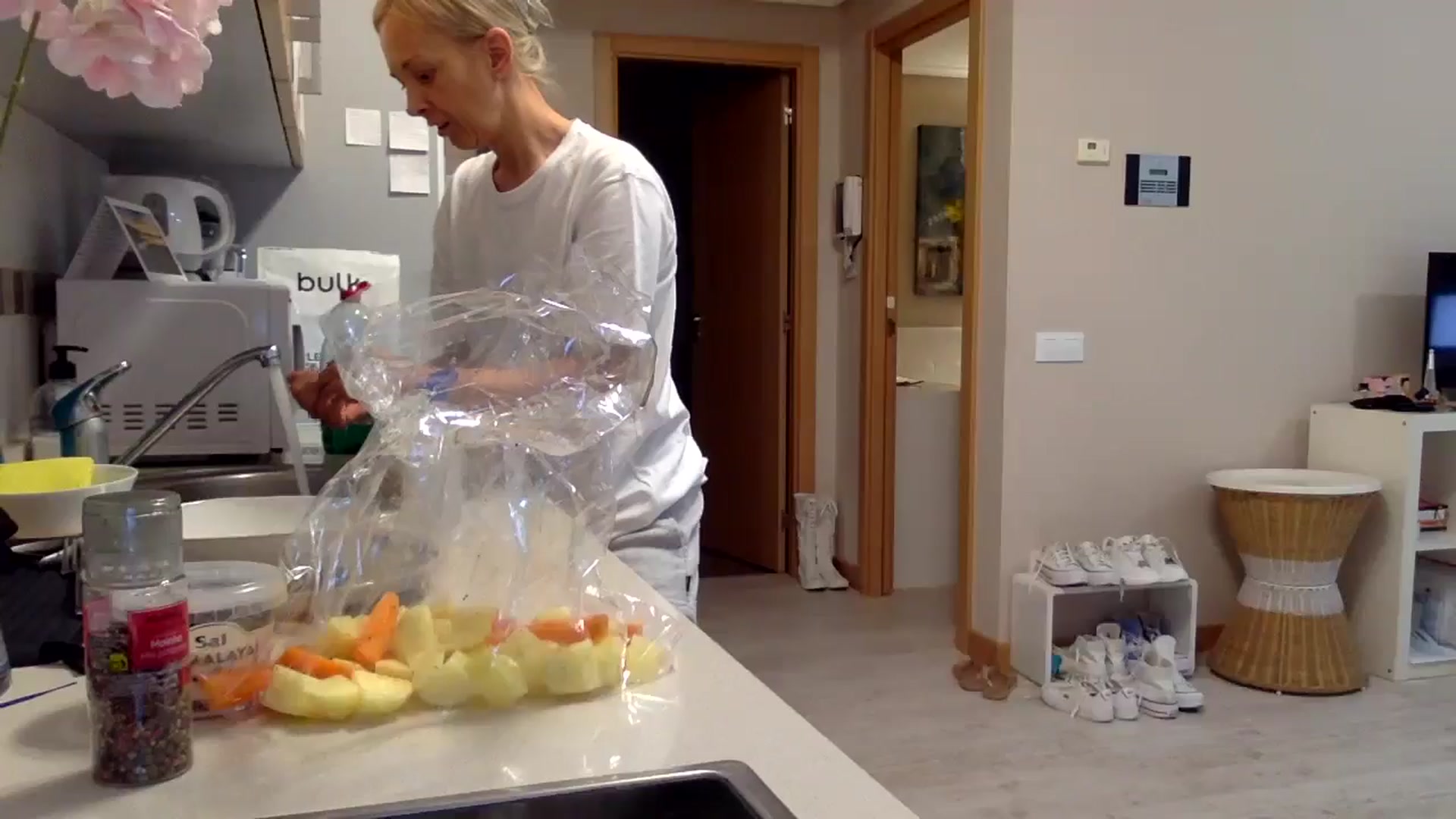 Gallery image thumbnail from Aimee_Angel's myfreecams stream on, 07/14/2025, 21:38 image 19 of 20