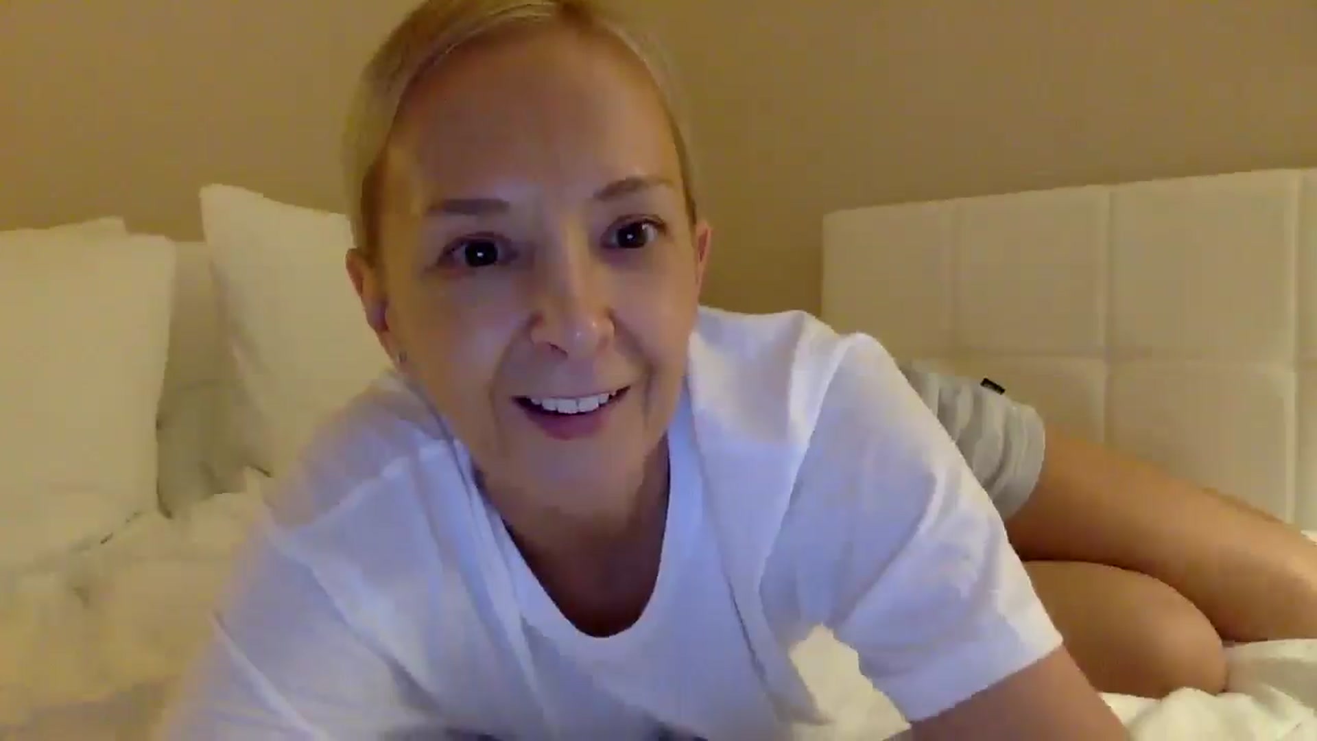 Gallery image thumbnail from Aimee_Angel's myfreecams stream on, 07/14/2025, 22:06 image 9 of 20