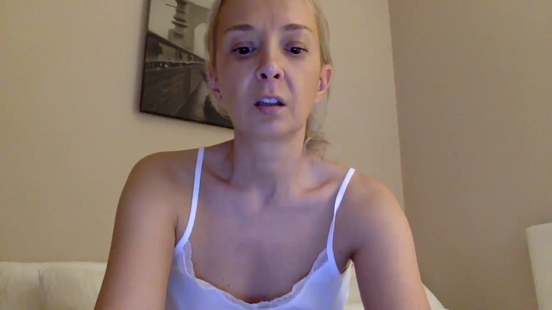 Gallery image thumbnail from Aimee_Angel's myfreecams stream on, 07/18/2025, 18:29 image 3 of 20
