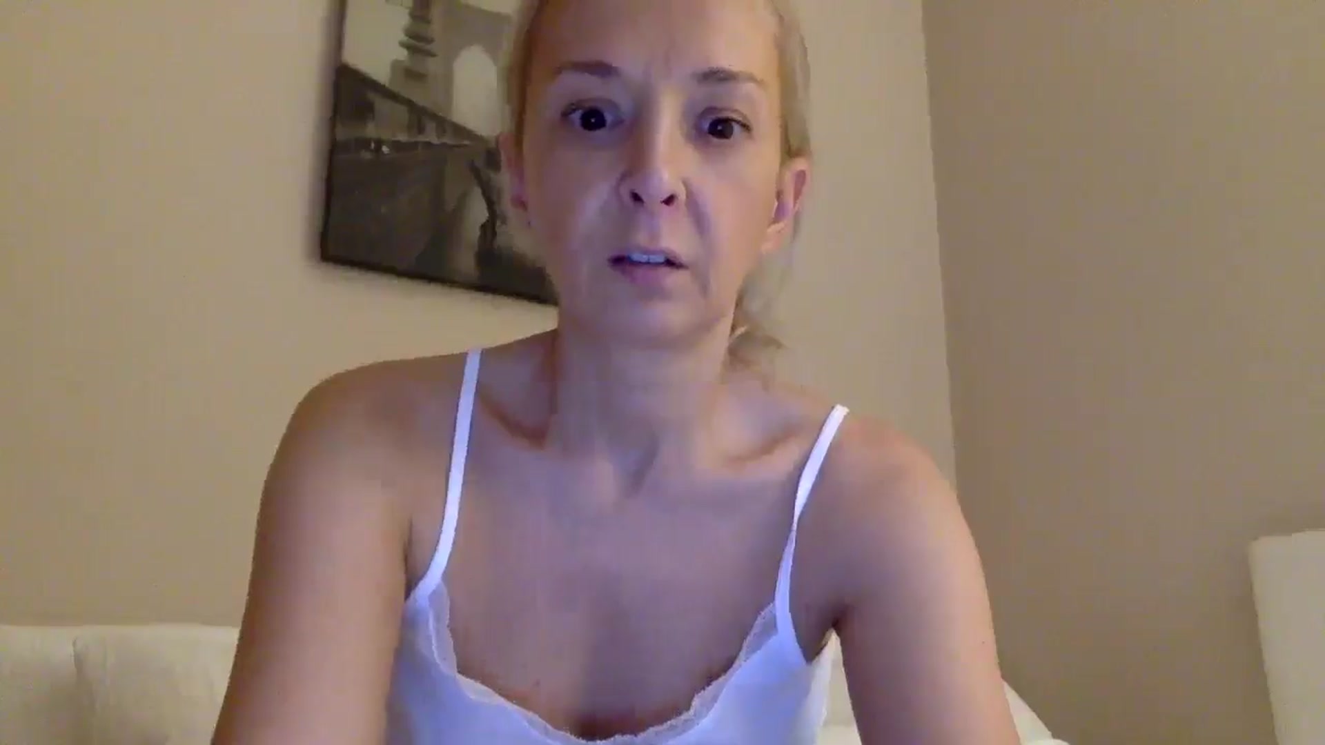 Gallery image thumbnail from Aimee_Angel's myfreecams stream on, 07/18/2025, 18:29 image 4 of 20