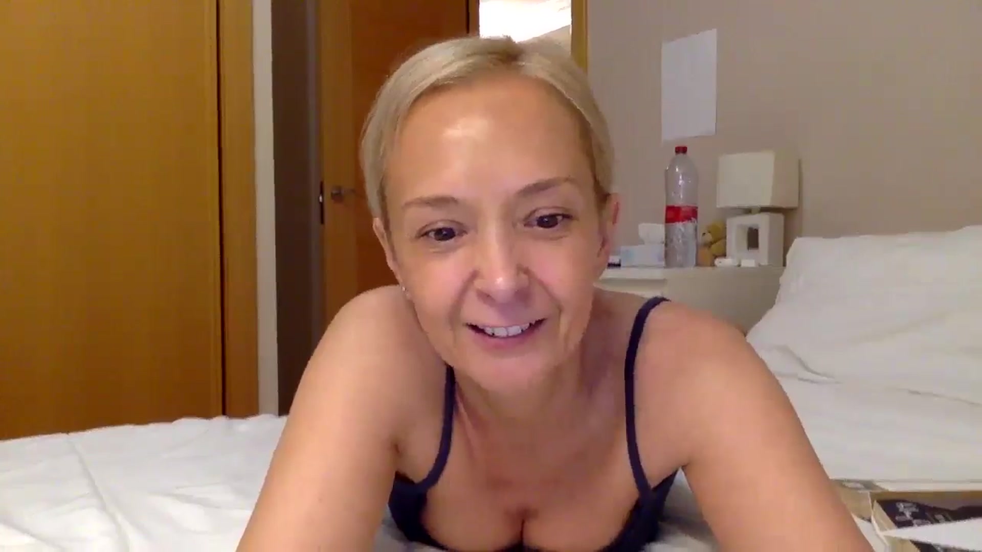 Gallery image thumbnail from Aimee_Angel's myfreecams stream on, 07/21/2025, 22:17 image 2 of 20