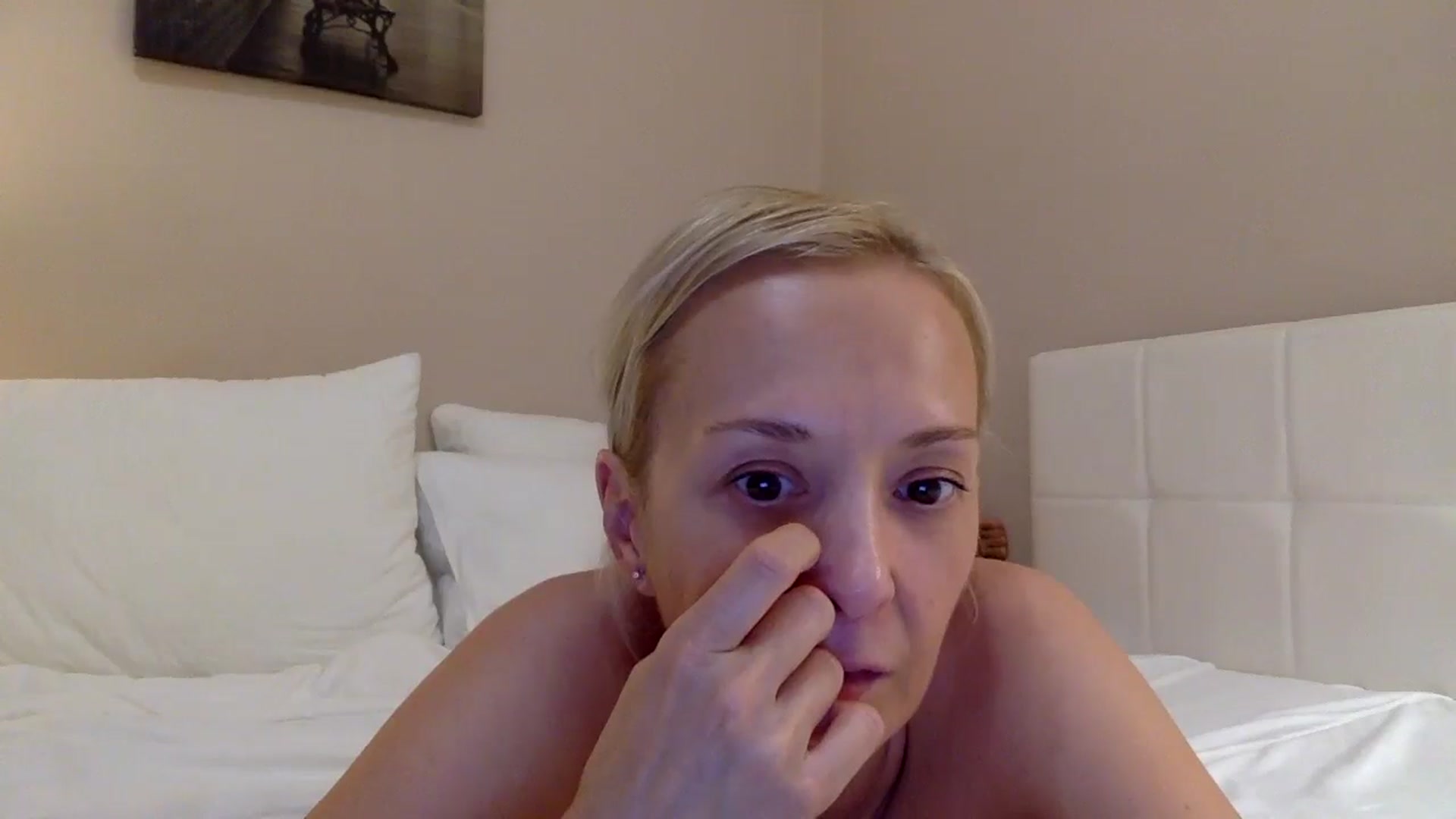 Gallery image thumbnail from Aimee_Angel's myfreecams stream on, 07/31/2025, 23:18 image 8 of 20