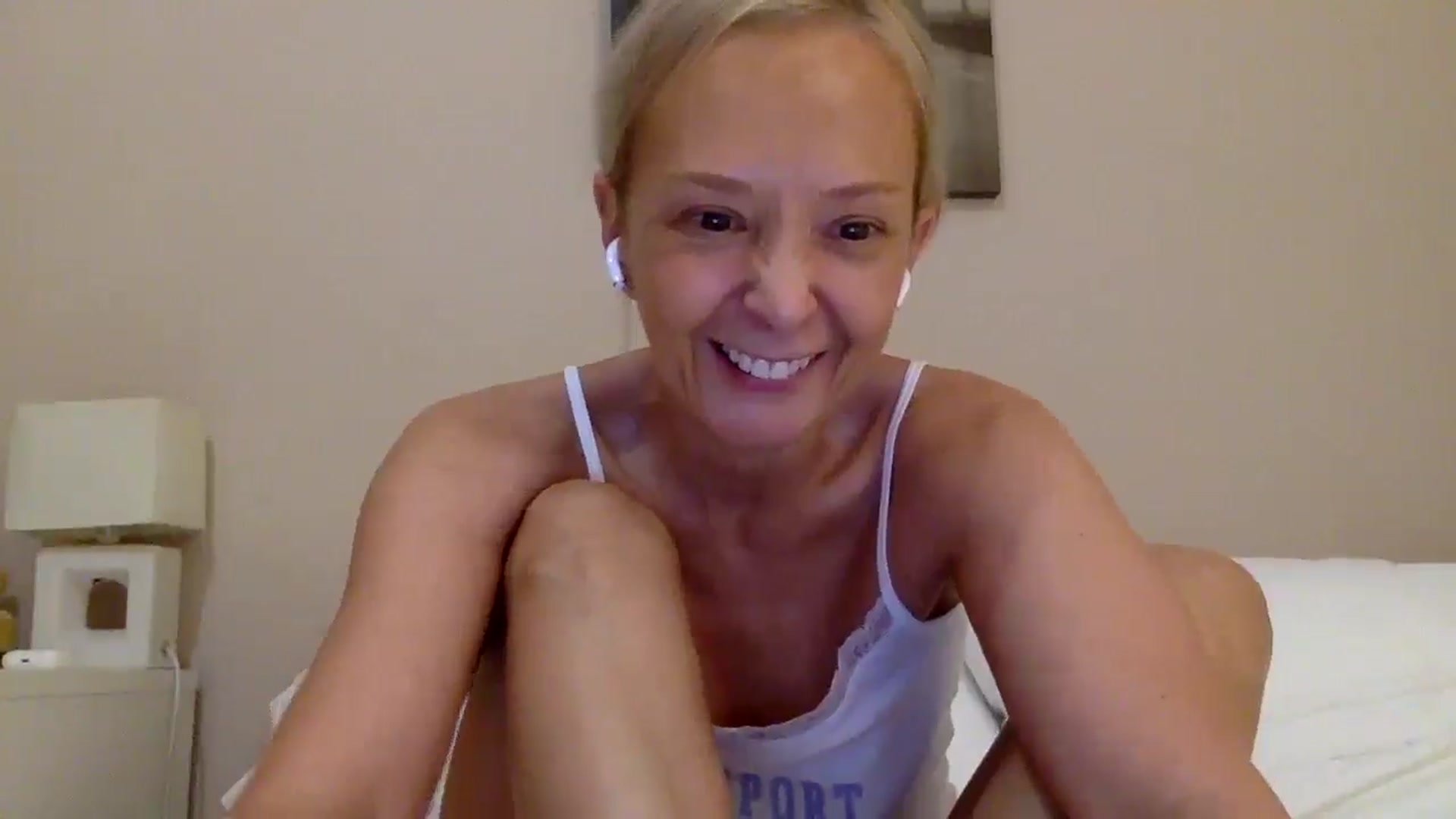 Gallery image thumbnail from Aimee_Angel's myfreecams stream on, 08/08/2025, 21:08 image 2 of 20