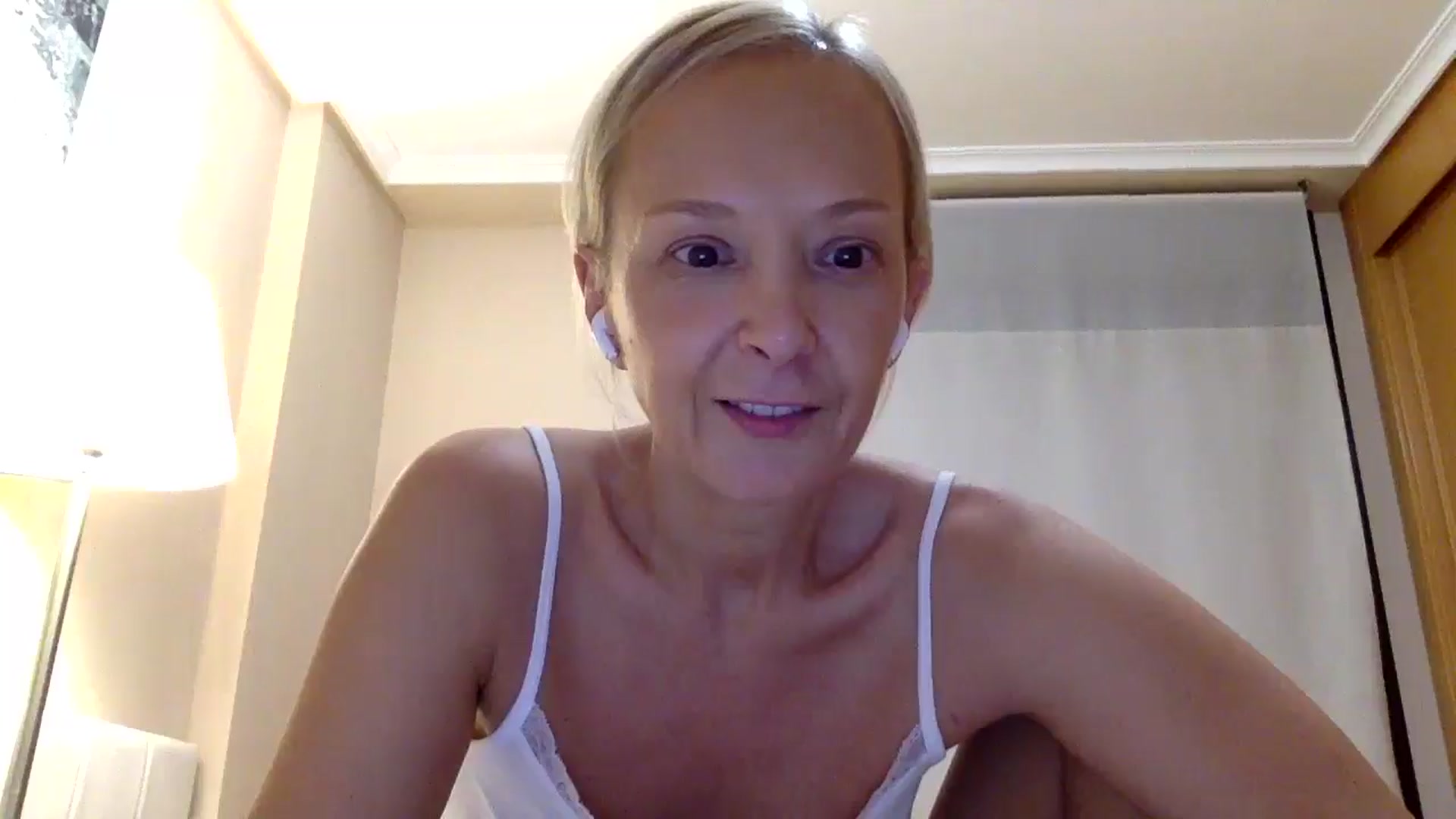 Gallery image thumbnail from Aimee_Angel's myfreecams stream on, 08/08/2025, 21:08 image 15 of 20