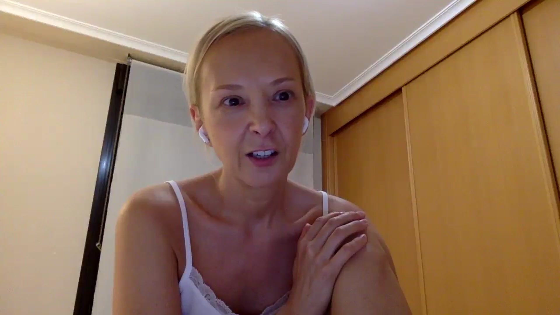 Gallery image thumbnail from Aimee_Angel's myfreecams stream on, 08/08/2025, 21:08 image 16 of 20