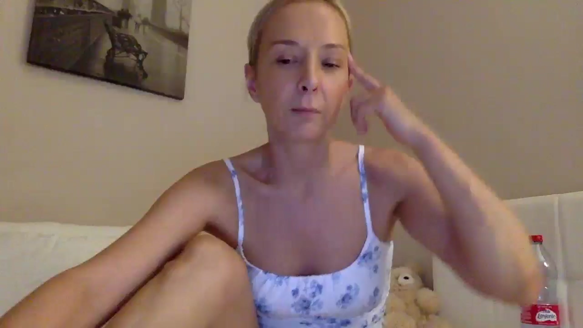 Gallery image thumbnail from Aimee_Angel's myfreecams stream on, 08/12/2025, 17:53 image 1 of 20