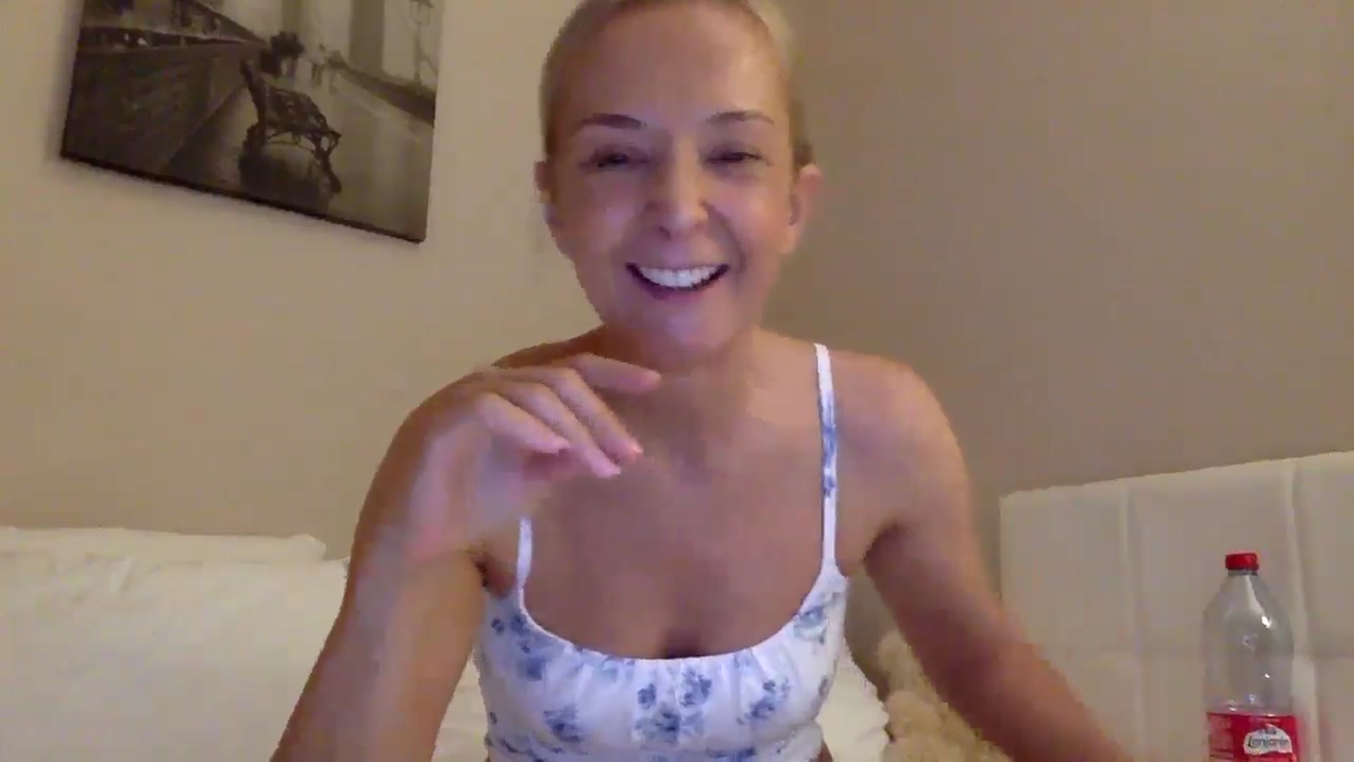 Gallery image thumbnail from Aimee_Angel's myfreecams stream on, 08/12/2025, 17:53 image 8 of 20