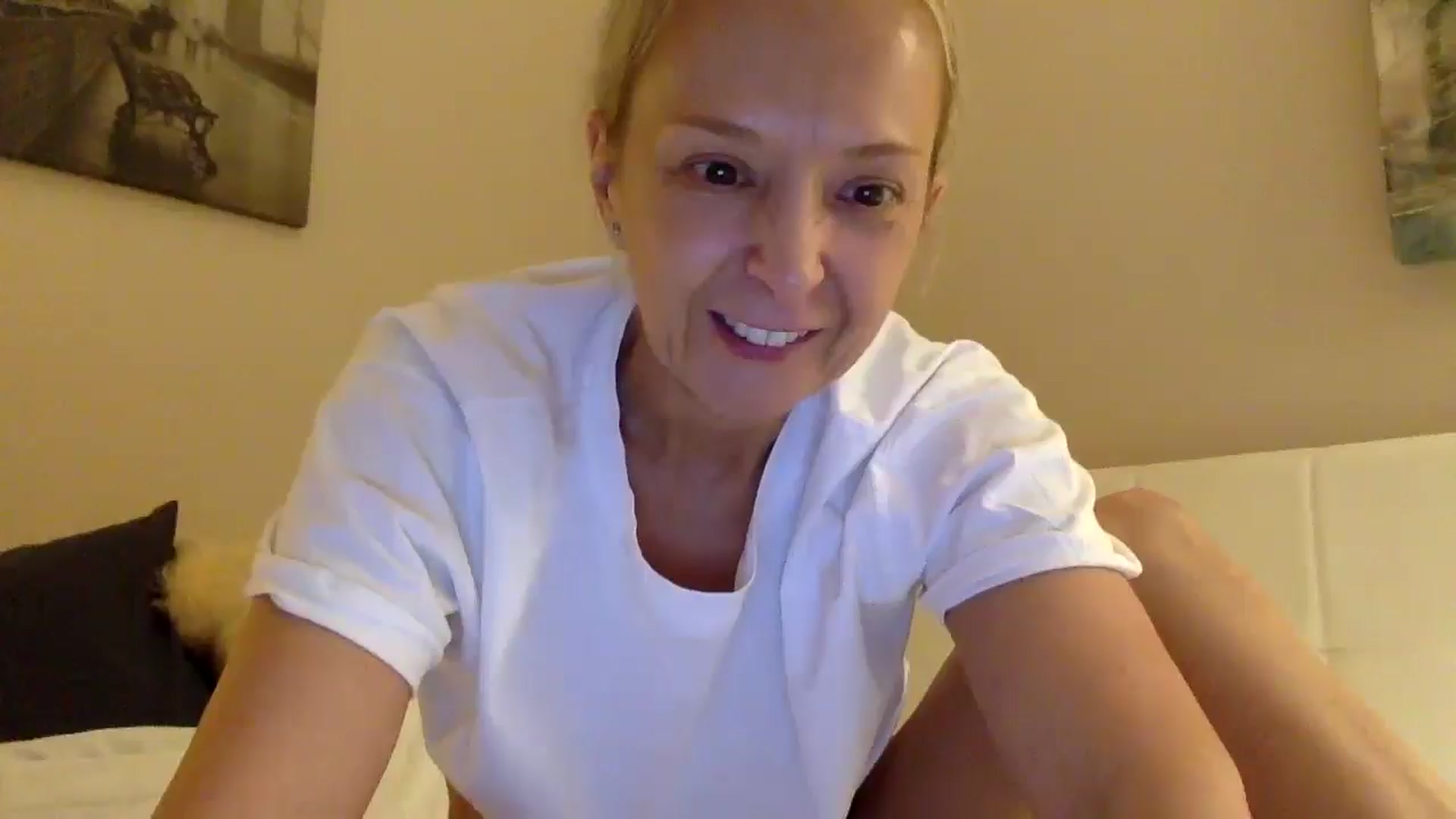 Gallery image thumbnail from Aimee_Angel's myfreecams stream on, 08/22/2025, 21:51 image 1 of 20