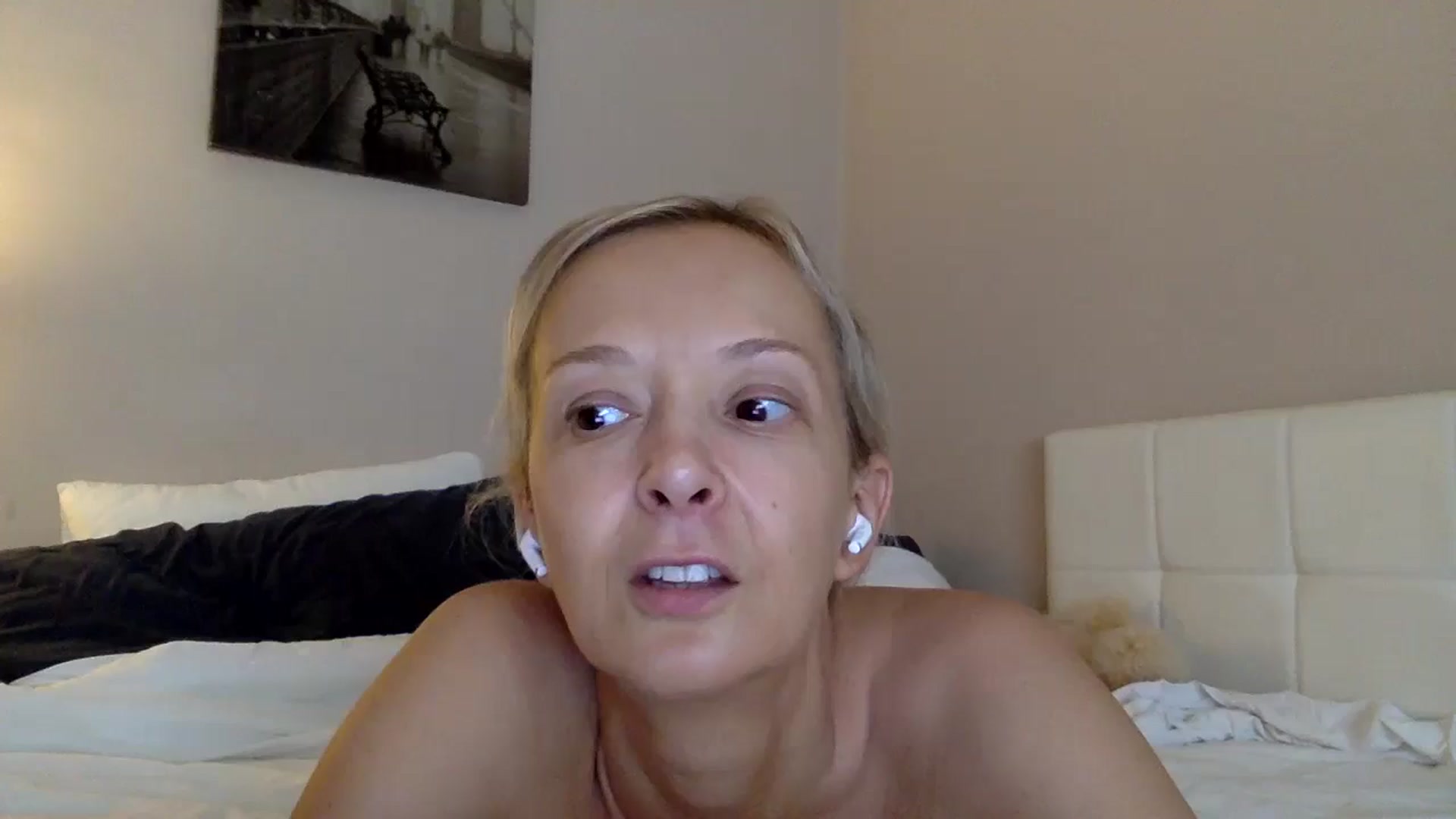 Gallery image thumbnail from Aimee_Angel's myfreecams stream on, 08/23/2025, 14:11 image 16 of 20