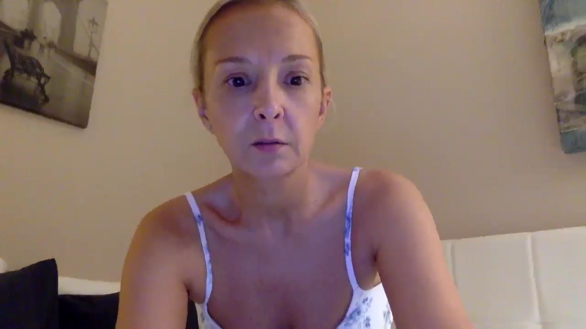 Gallery image thumbnail from Aimee_Angel's myfreecams stream on, 08/26/2025, 22:29 image 17 of 20