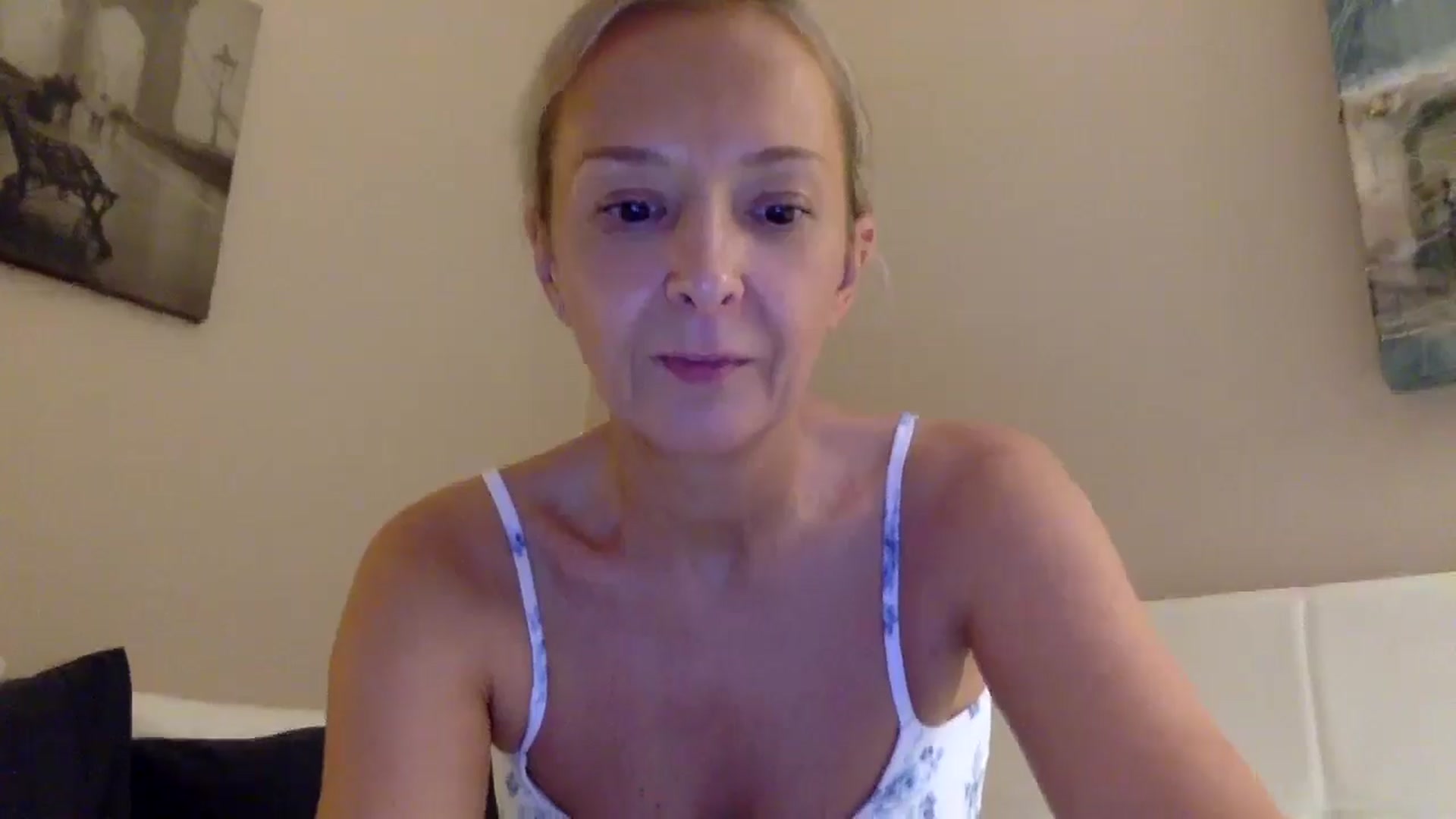 Gallery image thumbnail from Aimee_Angel's myfreecams stream on, 08/26/2025, 22:29 image 11 of 20