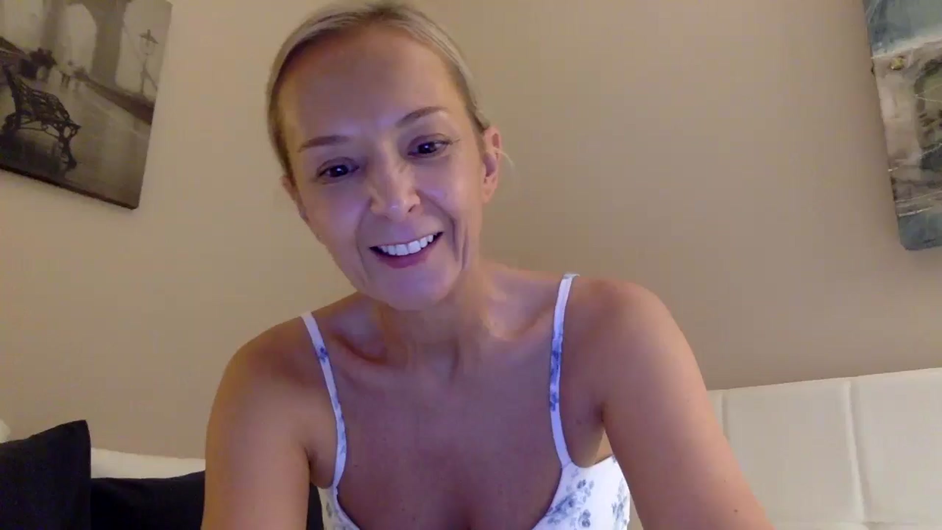 Gallery image thumbnail from Aimee_Angel's myfreecams stream on, 08/26/2025, 22:29 image 12 of 20
