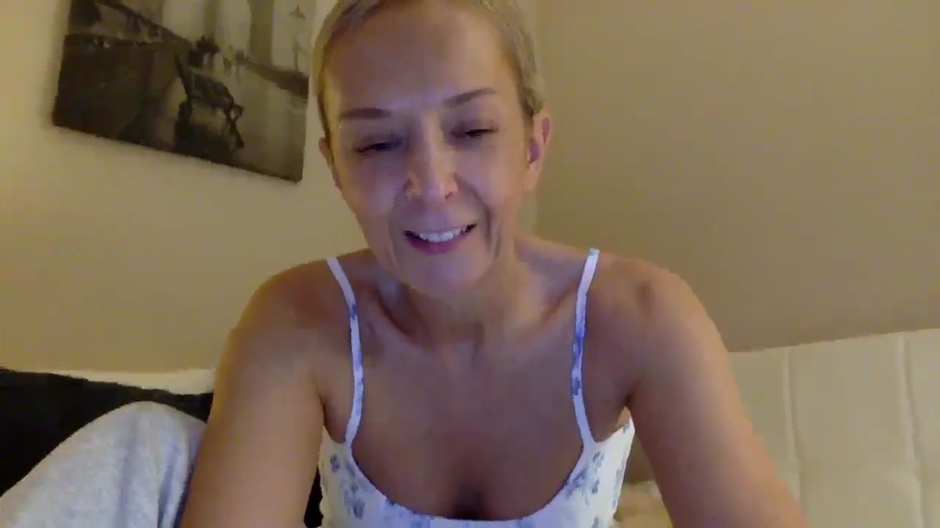Gallery image thumbnail from Aimee_Angel's myfreecams stream on, 08/30/2025, 20:22 image 8 of 20