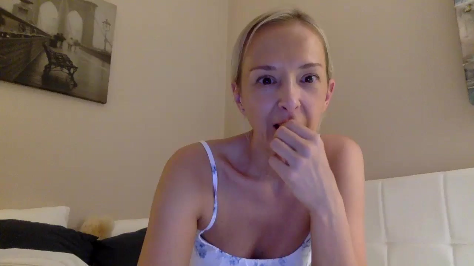 Gallery image thumbnail from Aimee_Angel's myfreecams stream on, 08/31/2025, 21:35 image 12 of 20