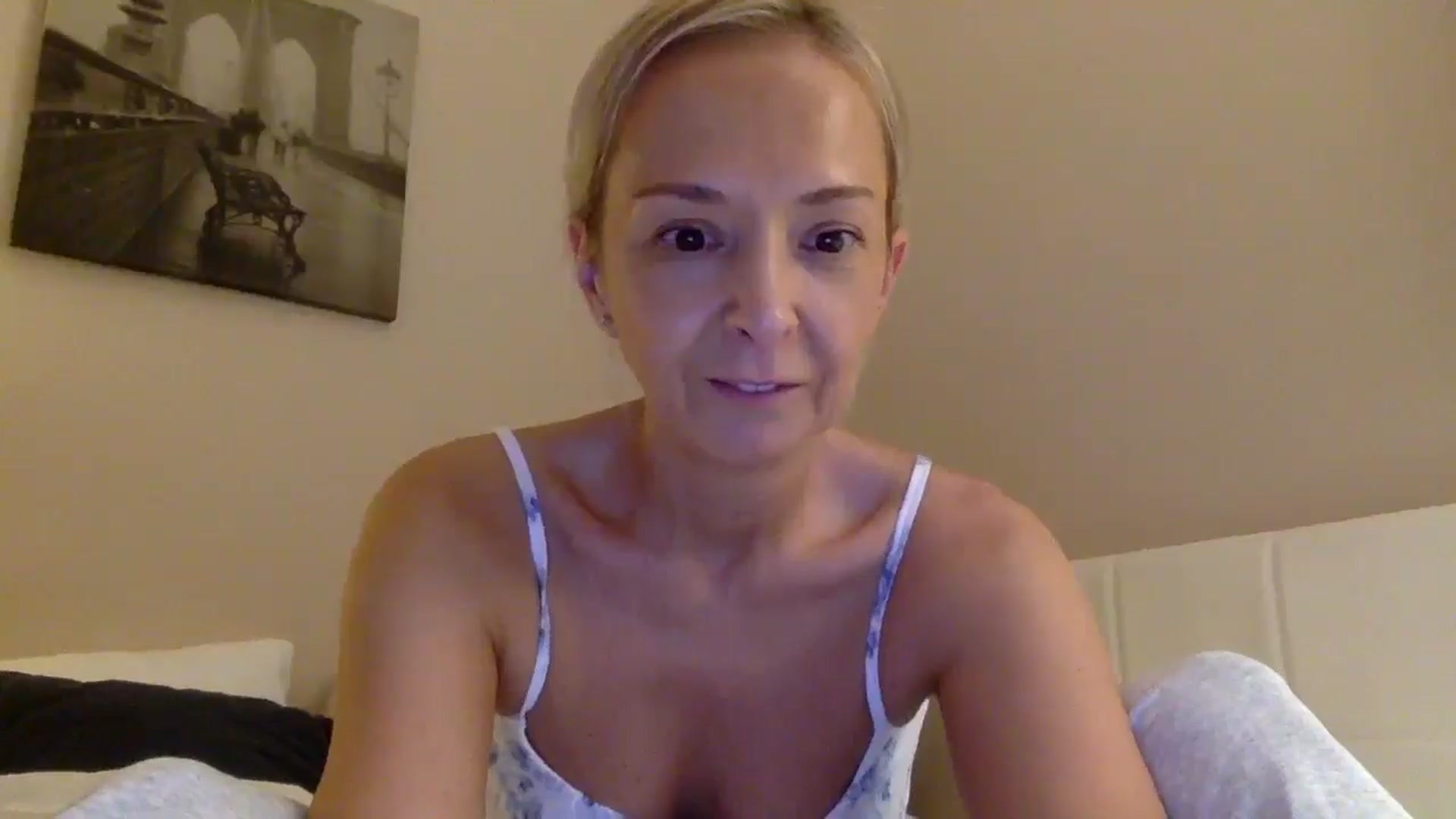 Gallery image thumbnail from Aimee_Angel's myfreecams stream on, 08/31/2025, 21:35 image 9 of 20