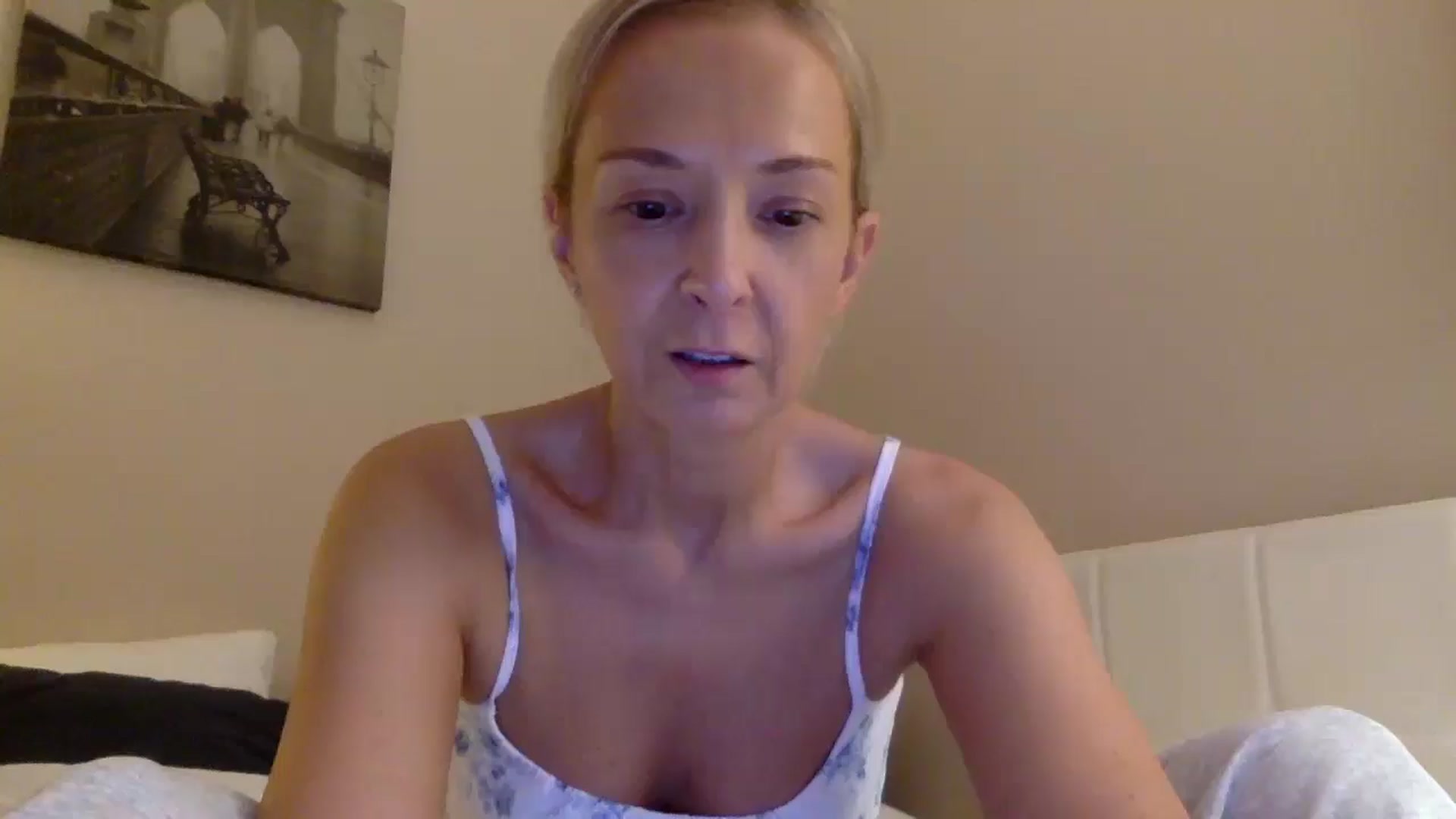 Gallery image thumbnail from Aimee_Angel's myfreecams stream on, 08/31/2025, 21:35 image 8 of 20