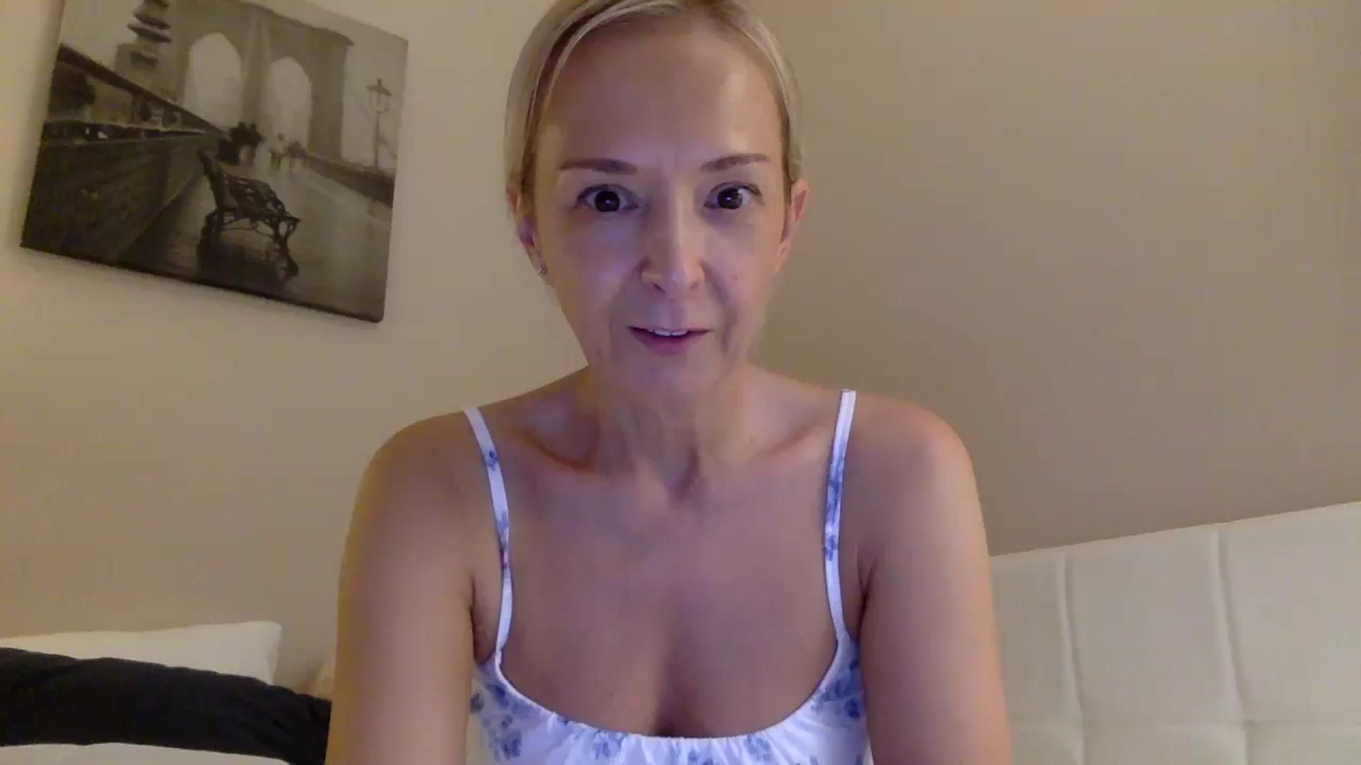 Gallery image thumbnail from Aimee_Angel's myfreecams stream on, 08/31/2025, 21:35 image 15 of 20
