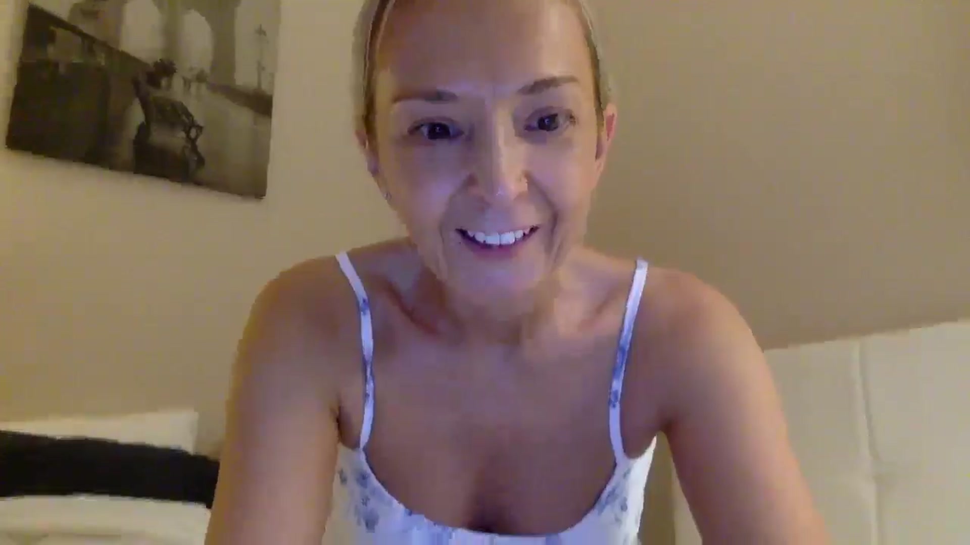 Gallery image thumbnail from Aimee_Angel's myfreecams stream on, 08/31/2025, 21:35 image 16 of 20