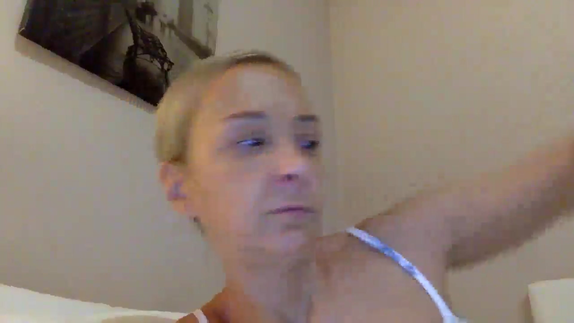 Gallery image thumbnail from Aimee_Angel's myfreecams stream on, 09/03/2025, 20:07 image 8 of 20