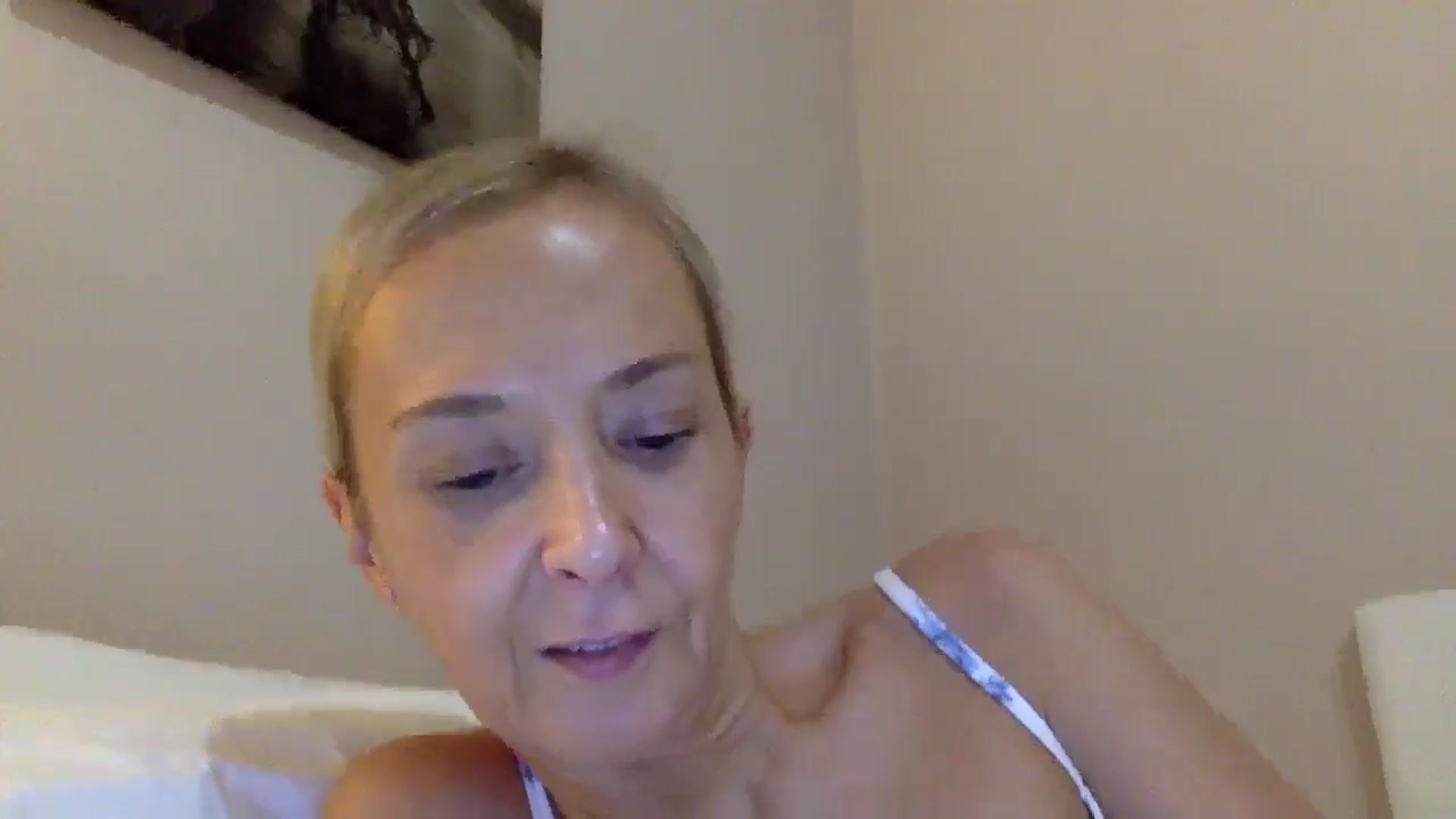 Gallery image thumbnail from Aimee_Angel's myfreecams stream on, 09/03/2025, 20:07 image 3 of 20