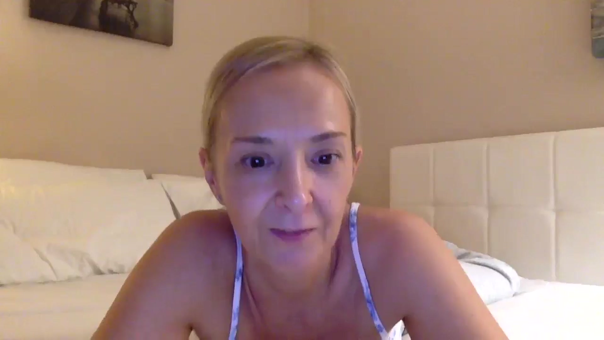 Gallery image thumbnail from Aimee_Angel's myfreecams stream on, 09/03/2025, 21:48 image 8 of 20