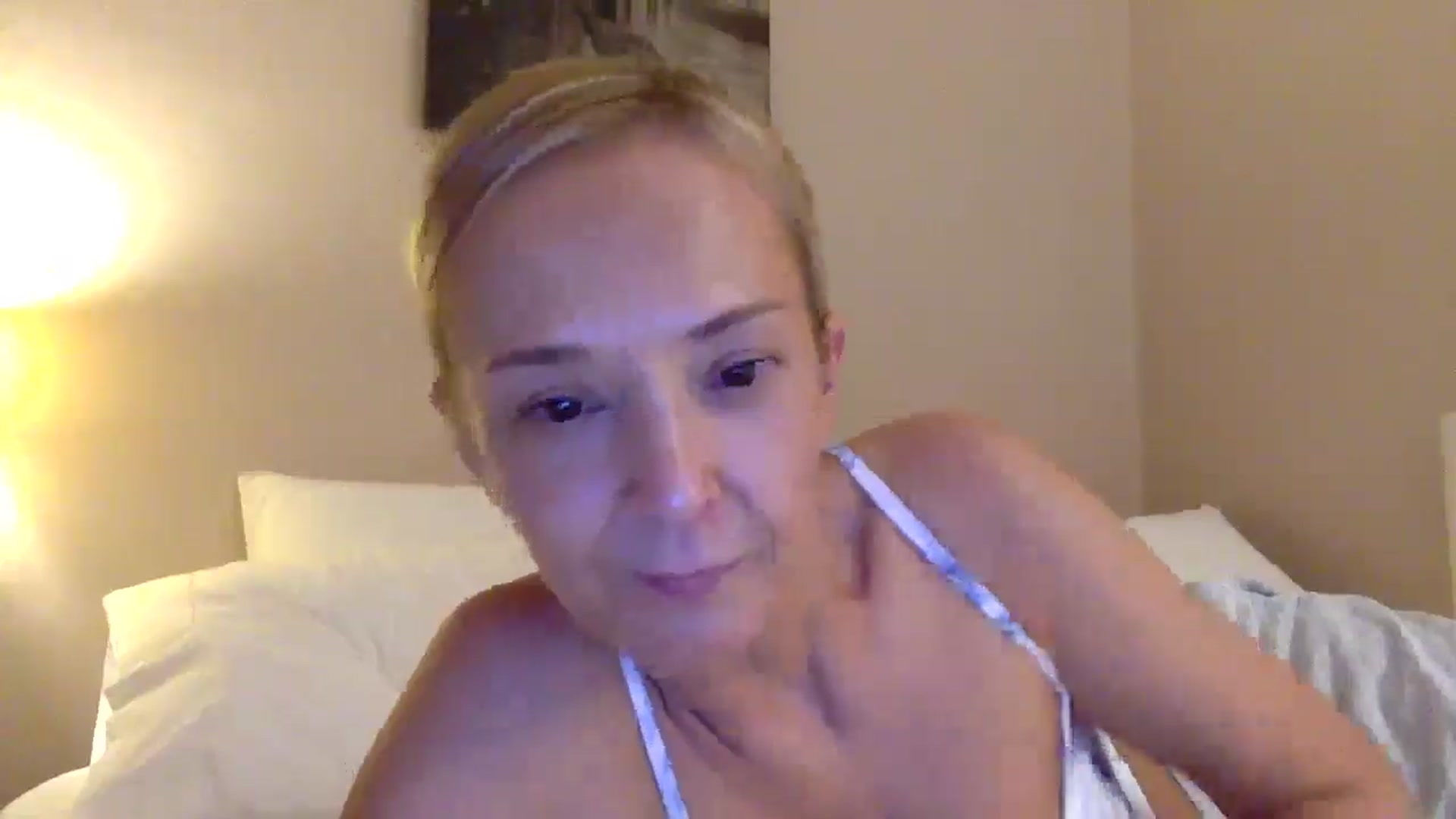 Gallery image thumbnail from Aimee_Angel's myfreecams stream on, 09/03/2025, 21:48 image 4 of 20