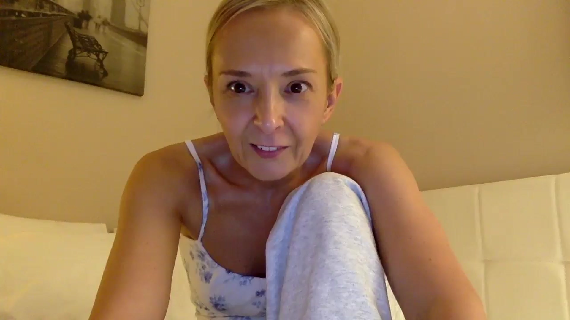 Gallery image thumbnail from Aimee_Angel's myfreecams stream on, 09/03/2025, 21:48 image 19 of 20