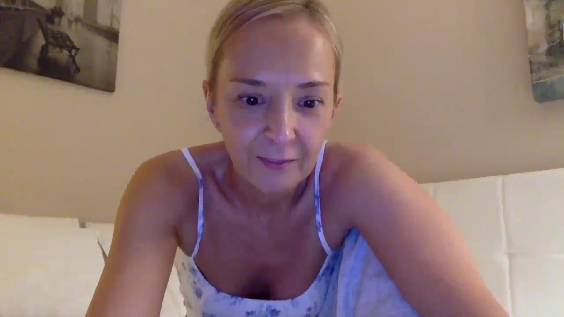 Gallery image thumbnail from Aimee_Angel's myfreecams stream on, 09/03/2025, 21:48 image 18 of 20