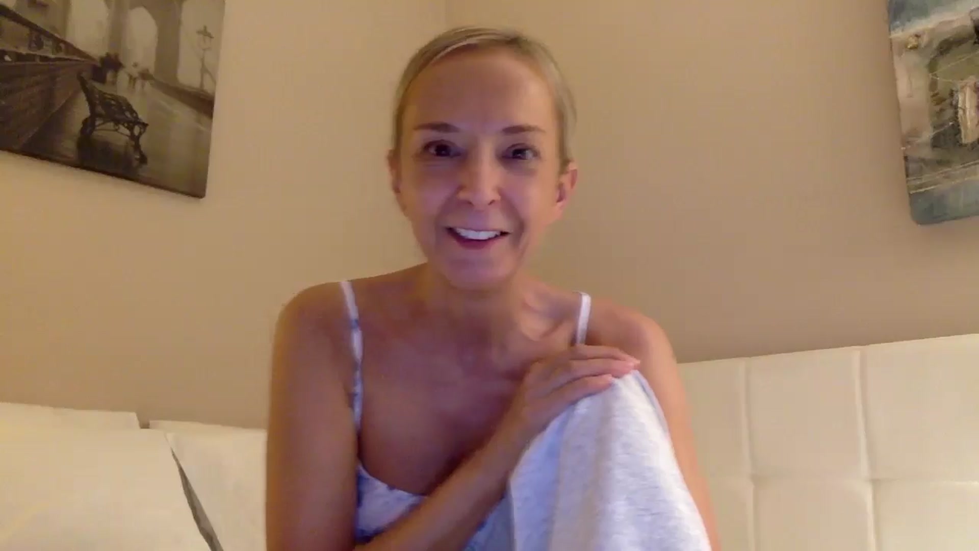 Gallery image thumbnail from Aimee_Angel's myfreecams stream on, 09/03/2025, 21:48 image 15 of 20