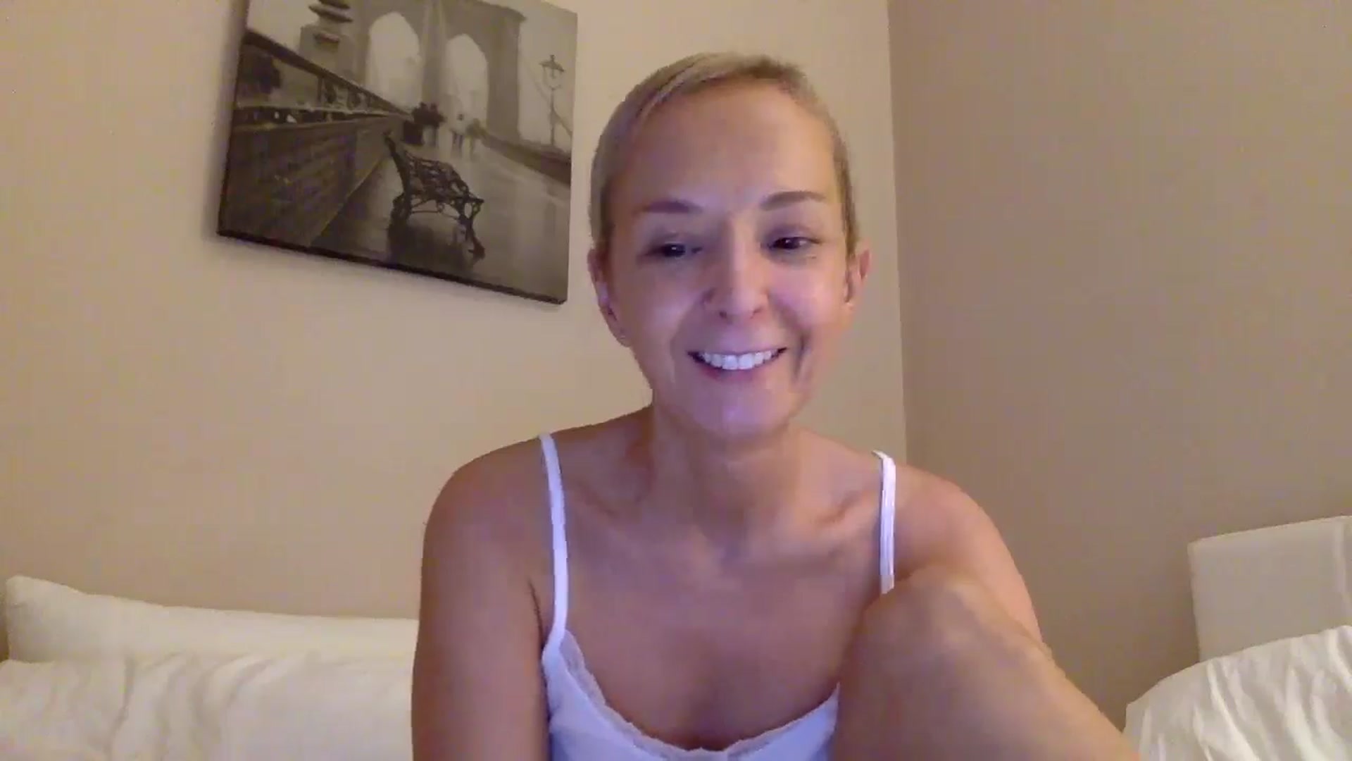 Gallery image thumbnail from Aimee_Angel's myfreecams stream on, 09/05/2025, 18:56 image 12 of 20