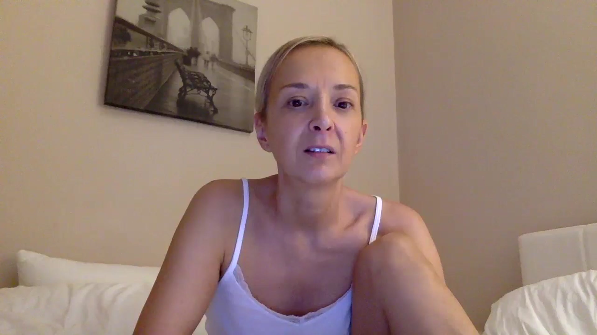 Gallery image thumbnail from Aimee_Angel's myfreecams stream on, 09/05/2025, 18:56 image 3 of 20