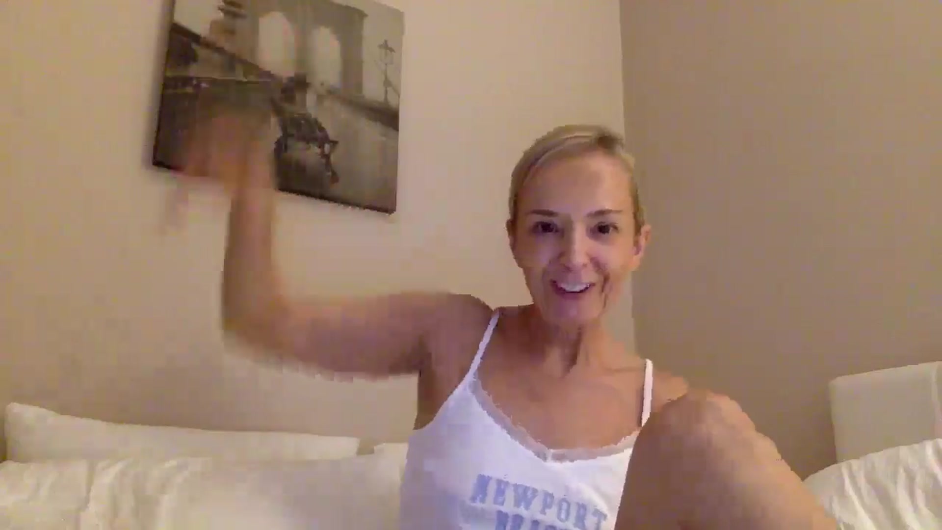 Gallery image thumbnail from Aimee_Angel's myfreecams stream on, 09/05/2025, 18:56 image 9 of 20