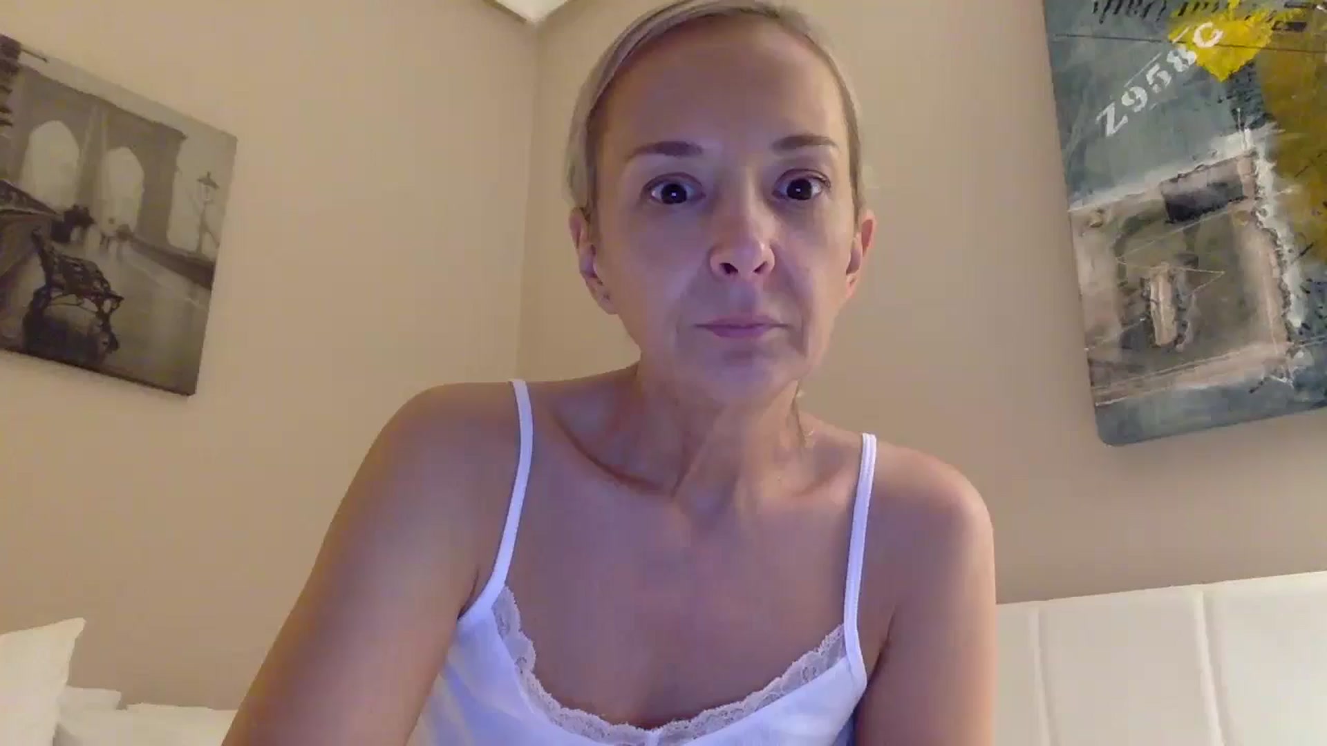 Gallery image thumbnail from Aimee_Angel's myfreecams stream on, 09/05/2025, 22:18 image 17 of 20