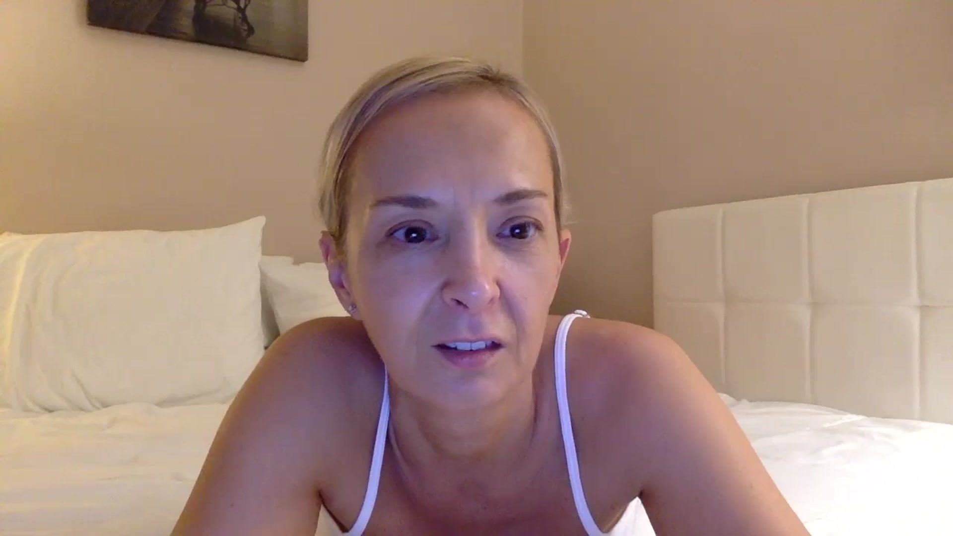 Gallery image thumbnail from Aimee_Angel's myfreecams stream on, 09/05/2025, 22:18 image 5 of 20