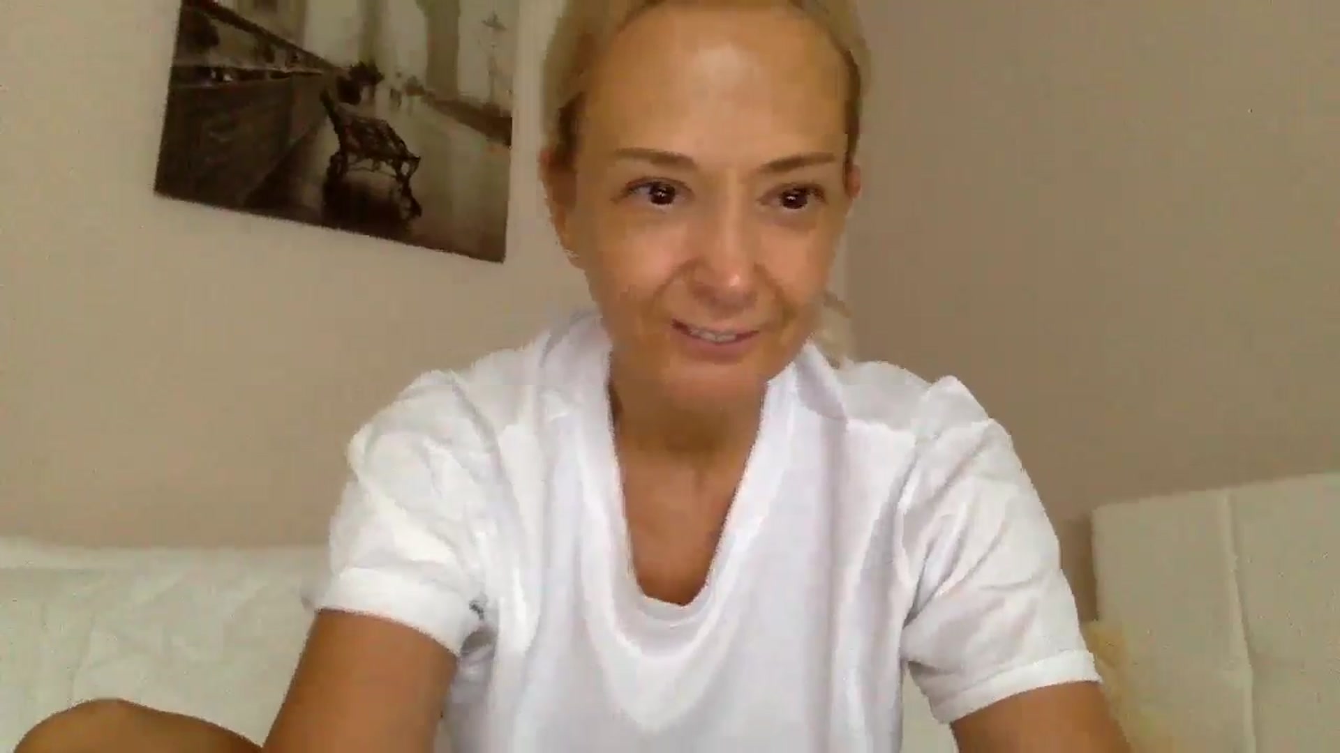 Gallery image thumbnail from Aimee_Angel's myfreecams stream on, 09/13/2025, 16:40 image 14 of 20