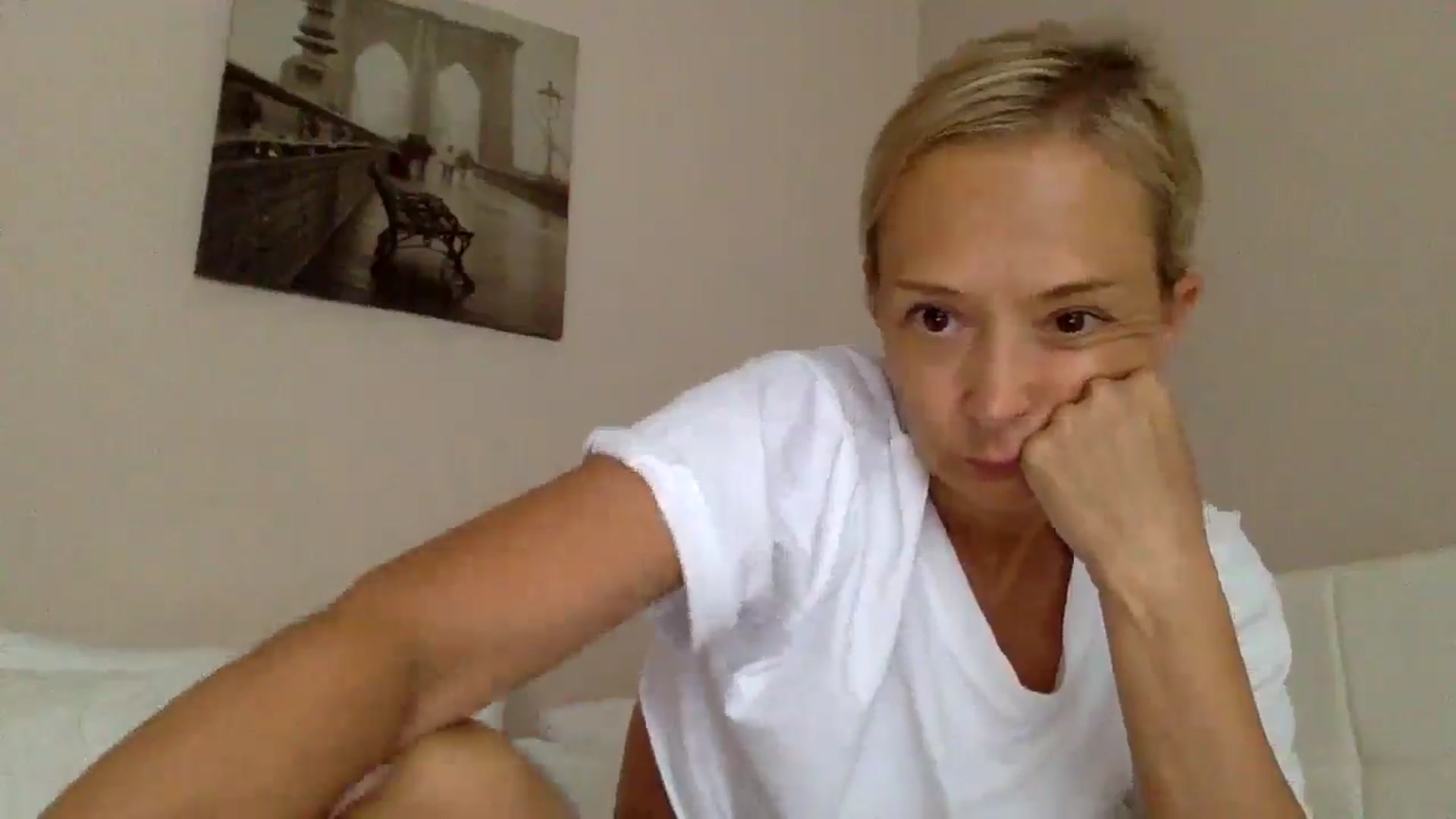 Gallery image thumbnail from Aimee_Angel's myfreecams stream on, 09/13/2025, 16:40 image 16 of 20