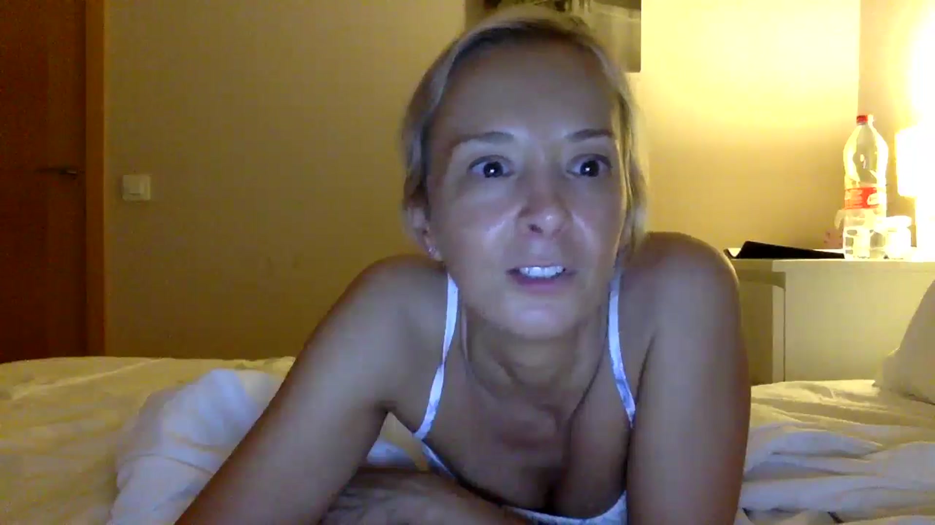 Gallery image thumbnail from Aimee_Angel's myfreecams stream on, 09/18/2025, 22:00 image 8 of 20