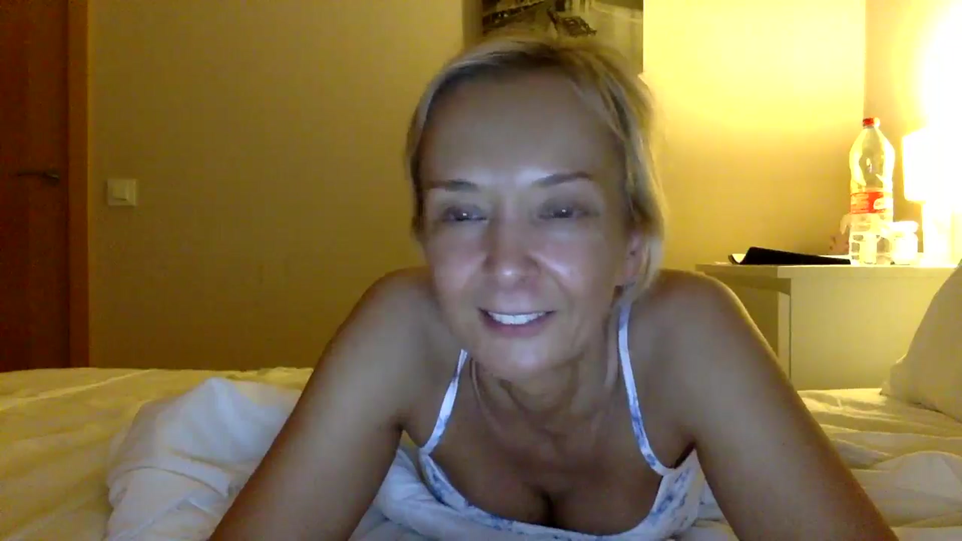 Gallery image thumbnail from Aimee_Angel's myfreecams stream on, 09/18/2025, 22:00 image 9 of 20