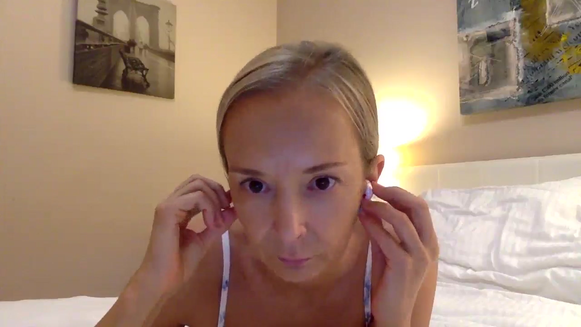 Gallery image thumbnail from Aimee_Angel's myfreecams stream on, 09/30/2025, 18:29 image 4 of 20