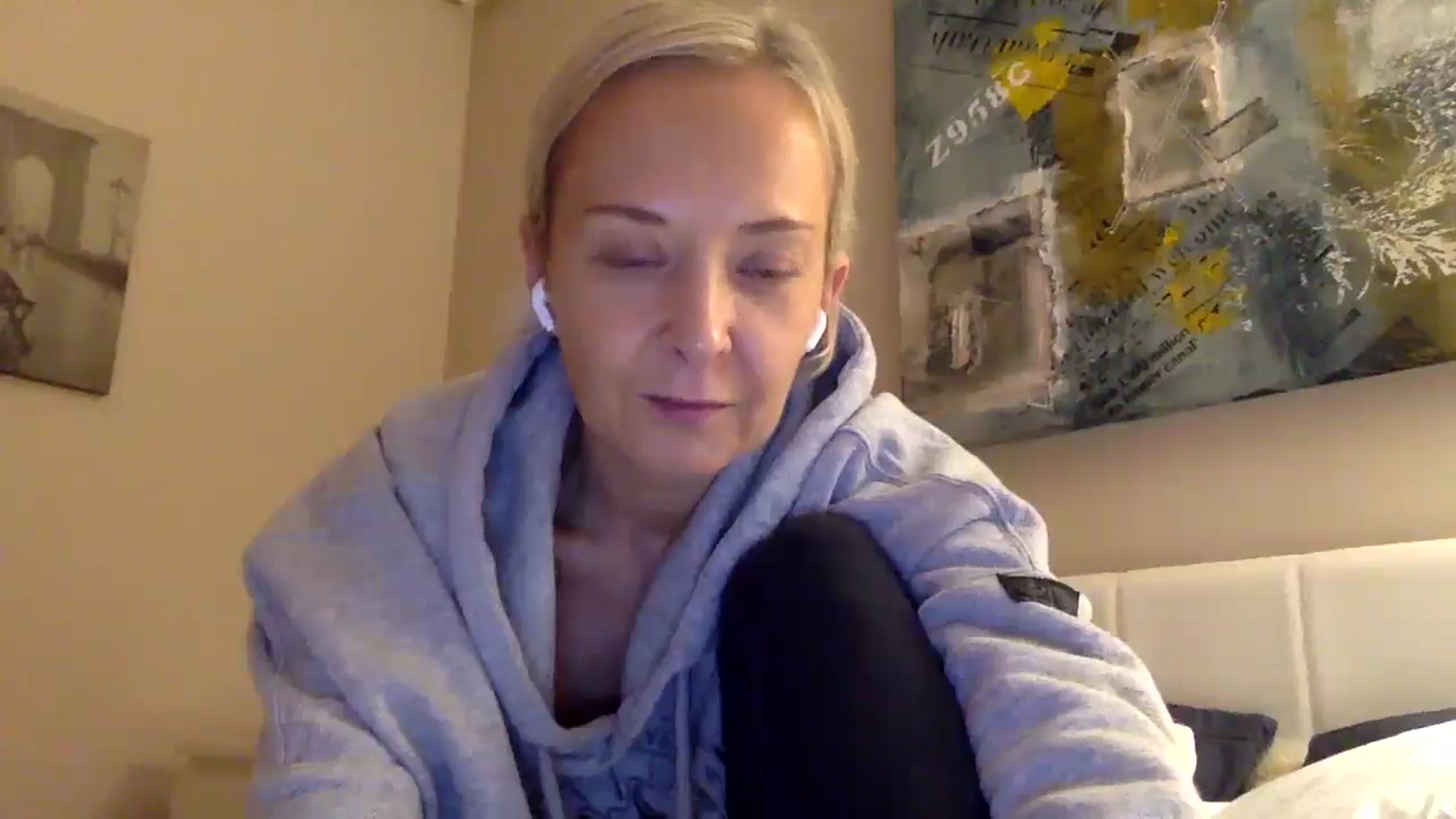 Gallery image thumbnail from Aimee_Angel's myfreecams stream on, 10/30/2025, 22:31 image 19 of 20