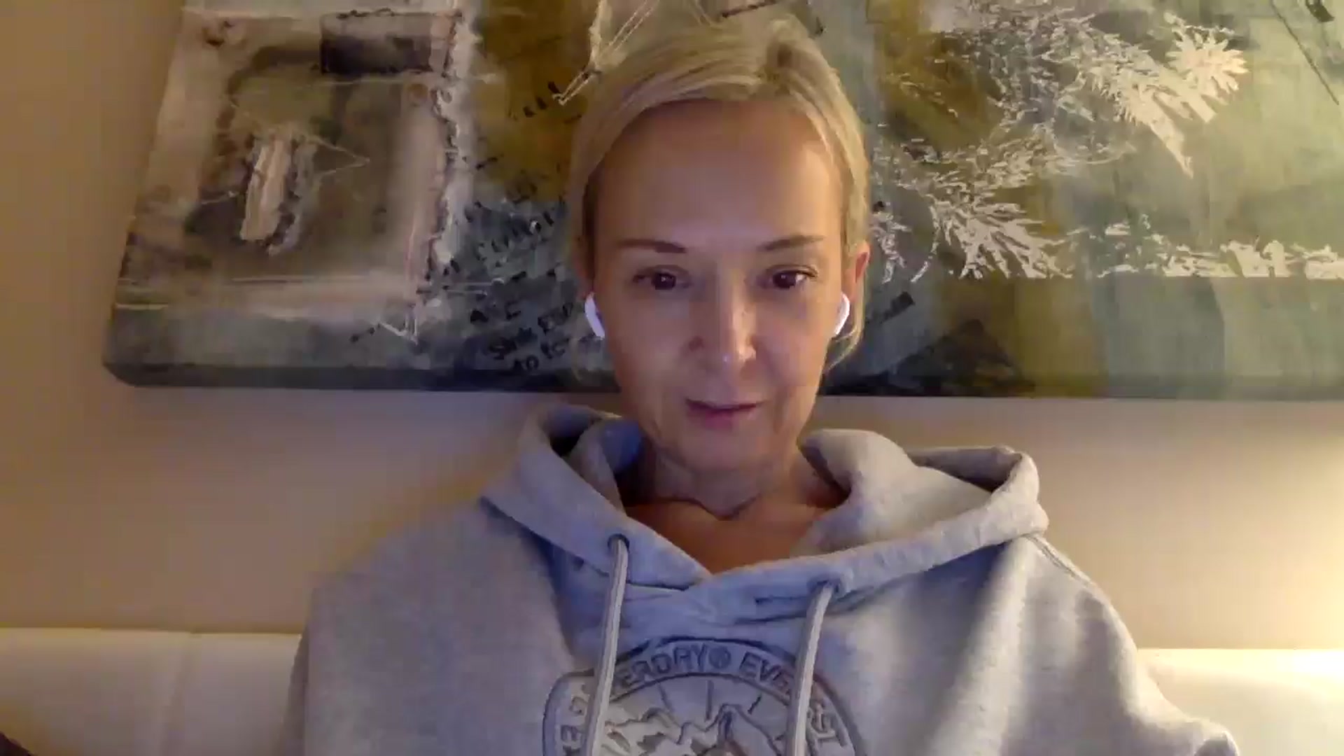 Gallery image thumbnail from Aimee_Angel's myfreecams stream on, 10/30/2025, 22:31 image 4 of 20