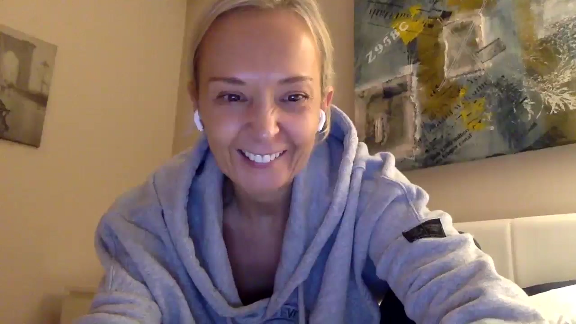Gallery image thumbnail from Aimee_Angel's myfreecams stream on, 10/30/2025, 22:31 image 20 of 20
