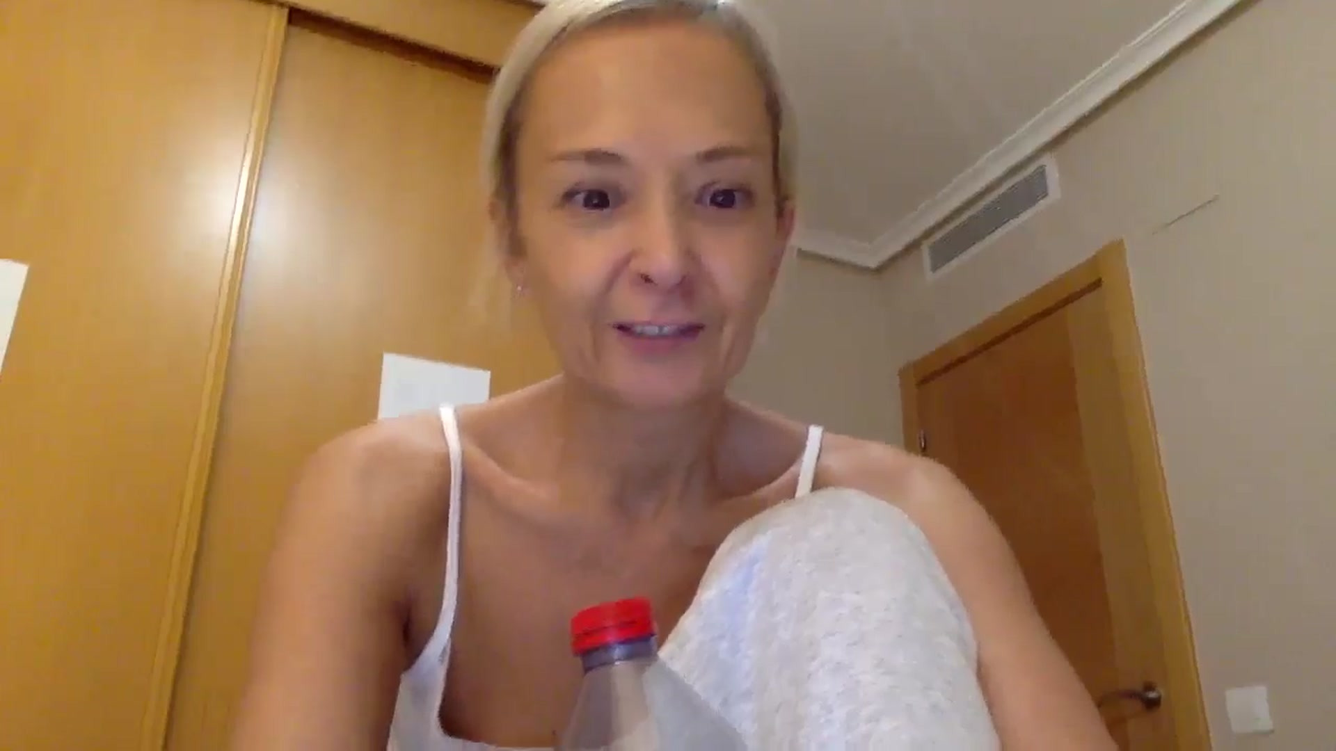 Gallery image thumbnail from Aimee_Angel's myfreecams stream on, 10/31/2025, 18:01 image 2 of 20