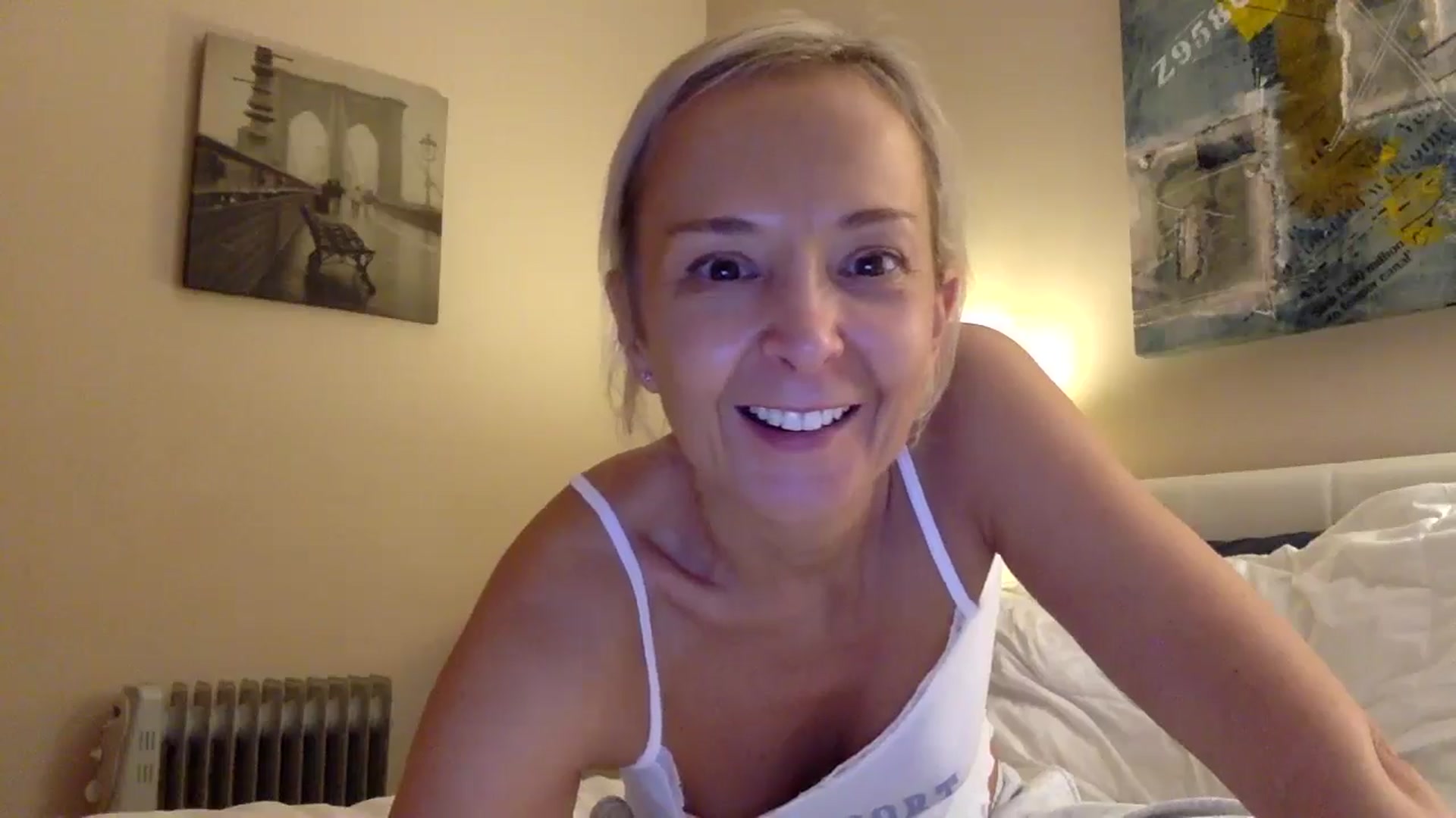 Gallery image thumbnail from Aimee_Angel's myfreecams stream on, 10/31/2025, 18:29 image 20 of 20
