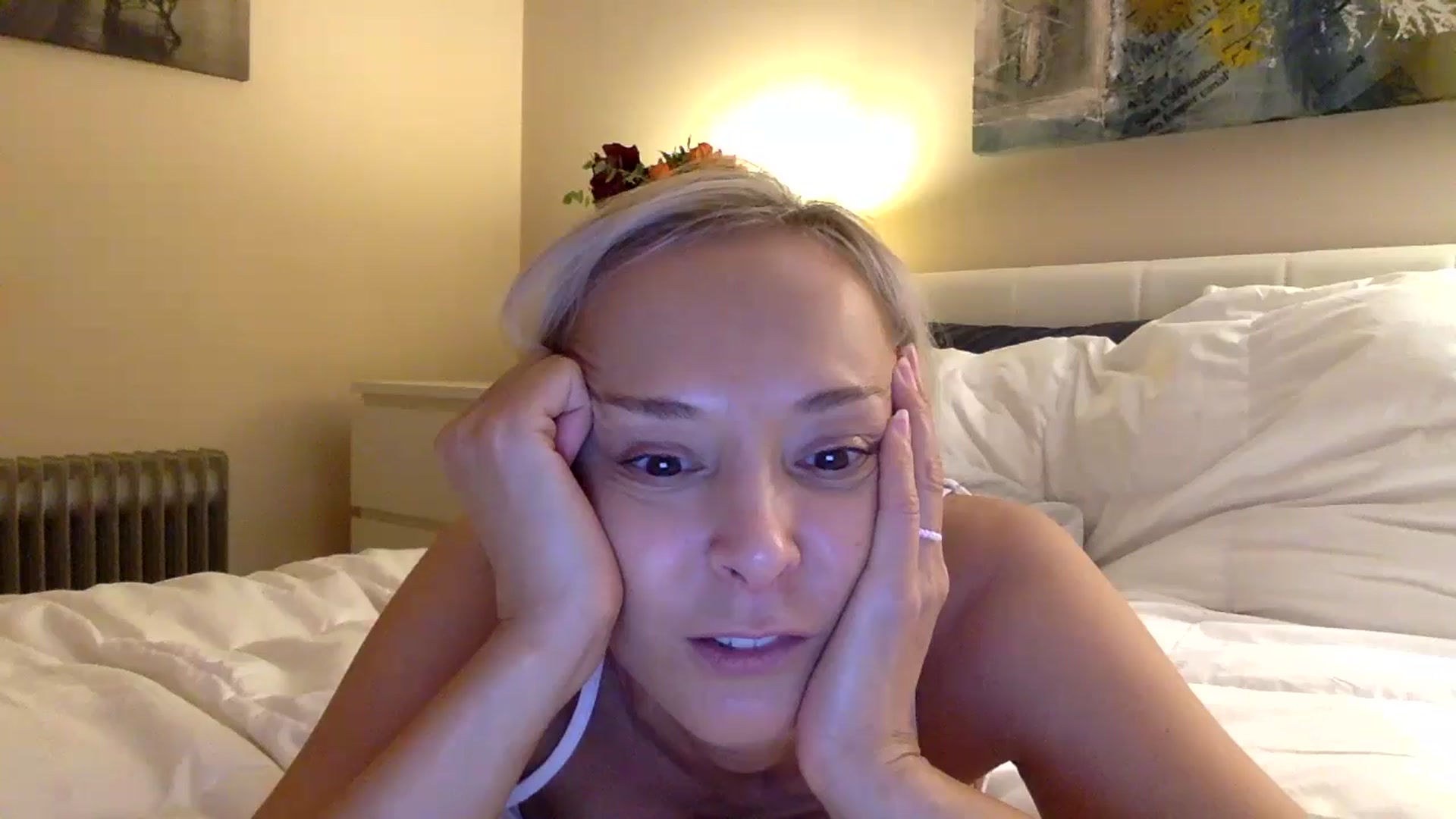 Gallery image thumbnail from Aimee_Angel's myfreecams stream on, 10/31/2025, 18:29 image 9 of 20